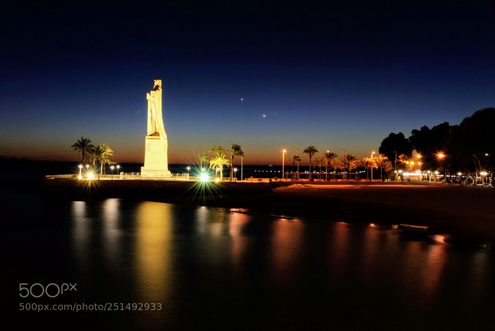 Nikon D3000 sample photo. Monumento a la f photography