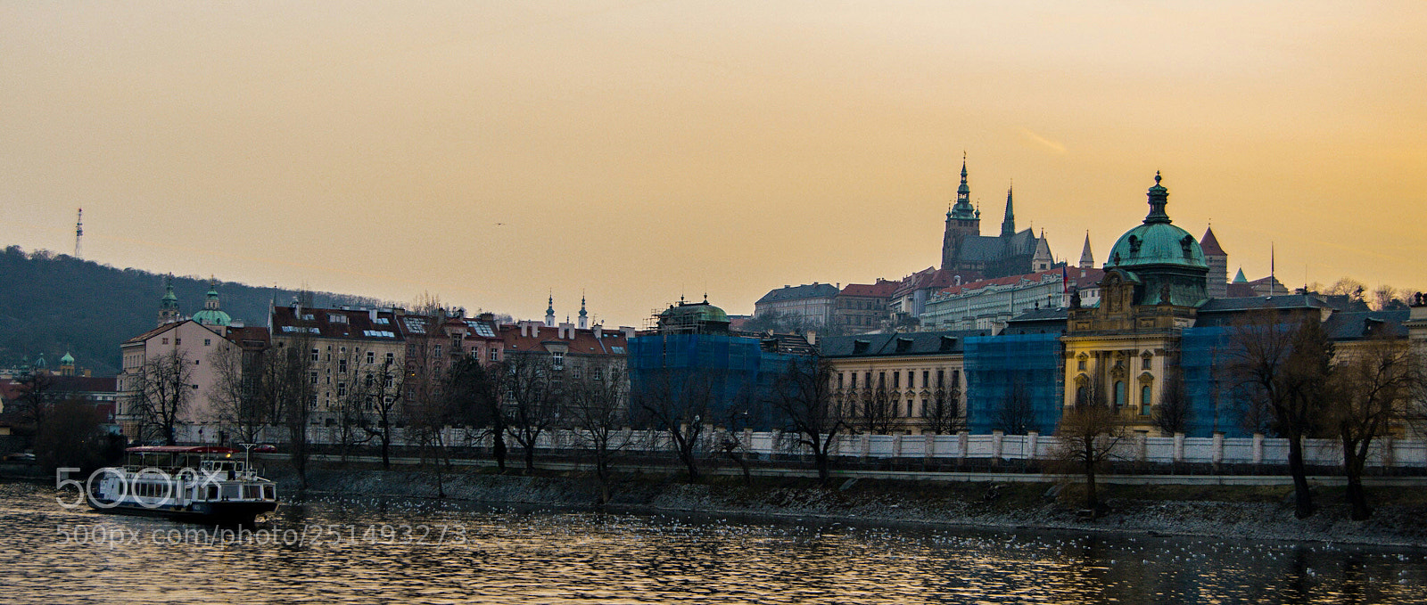 Nikon D3200 sample photo. Atardecer de praga photography