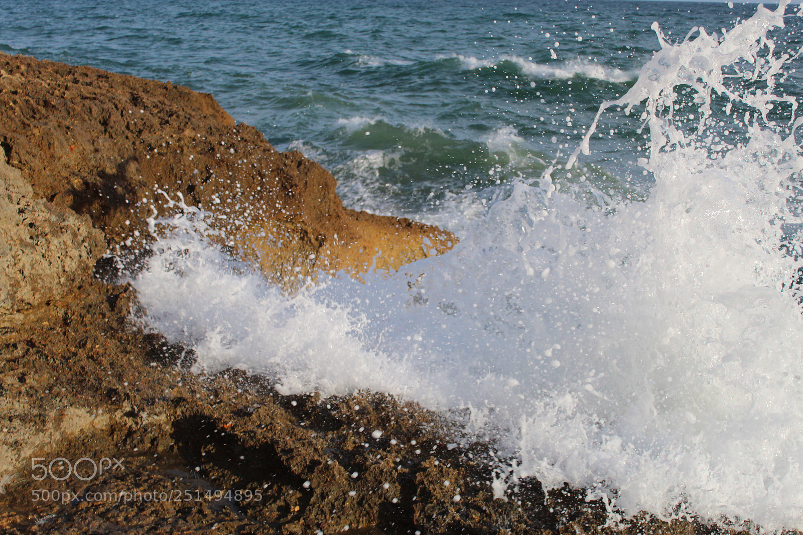 Canon EOS 1300D (EOS Rebel T6 / EOS Kiss X80) sample photo. Wave photography