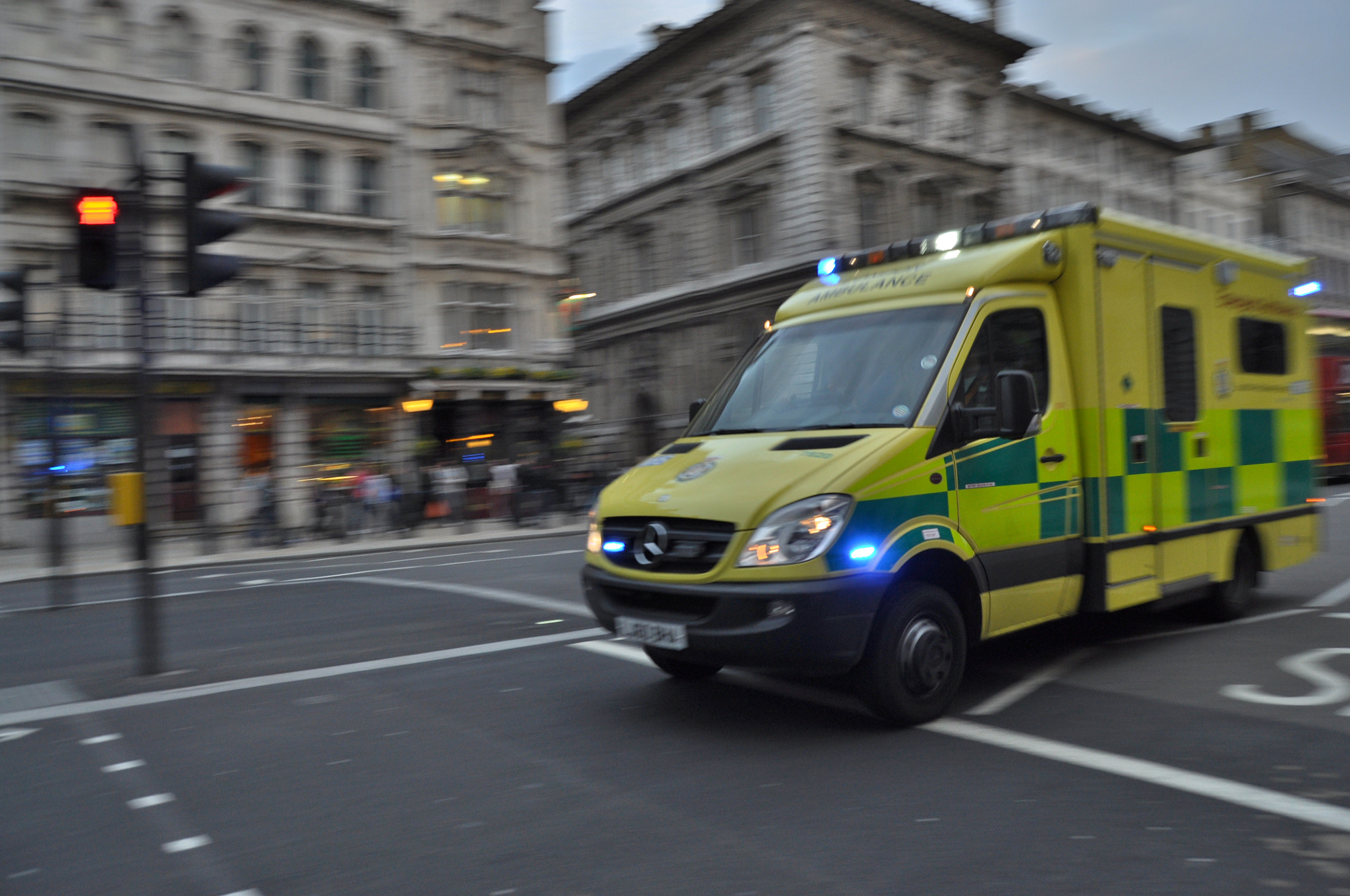 Nikon D5000 sample photo. Mercedes benz british ambulance photography