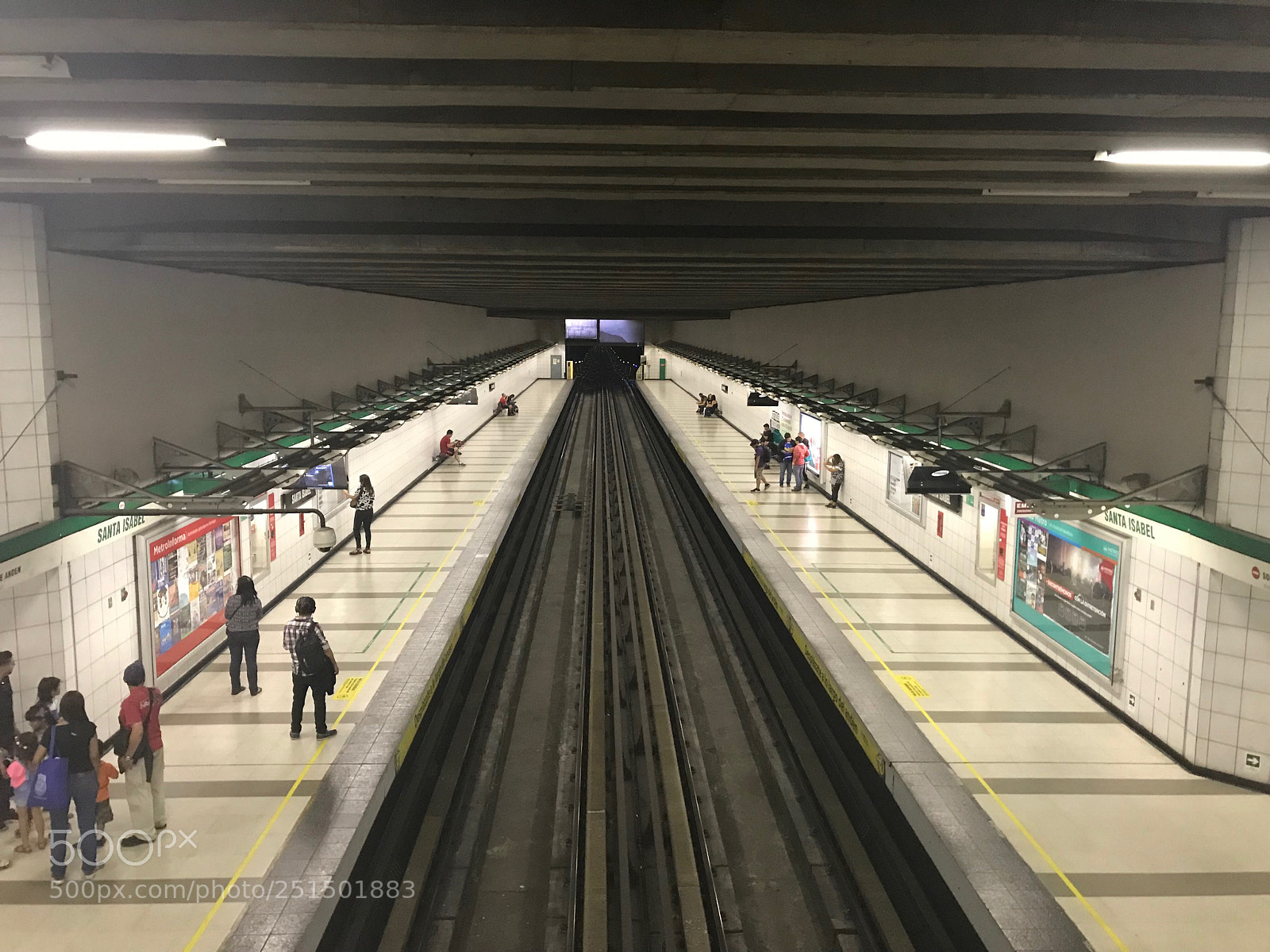 Apple iPhone 7 sample photo. Metro photography