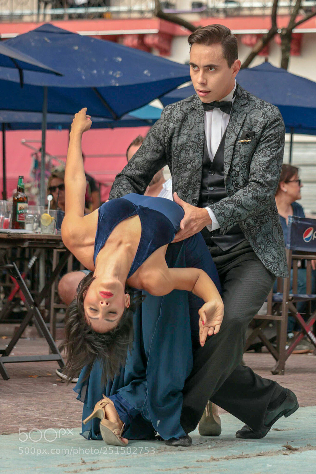 Canon EOS 750D (EOS Rebel T6i / EOS Kiss X8i) sample photo. Tango dancers photography