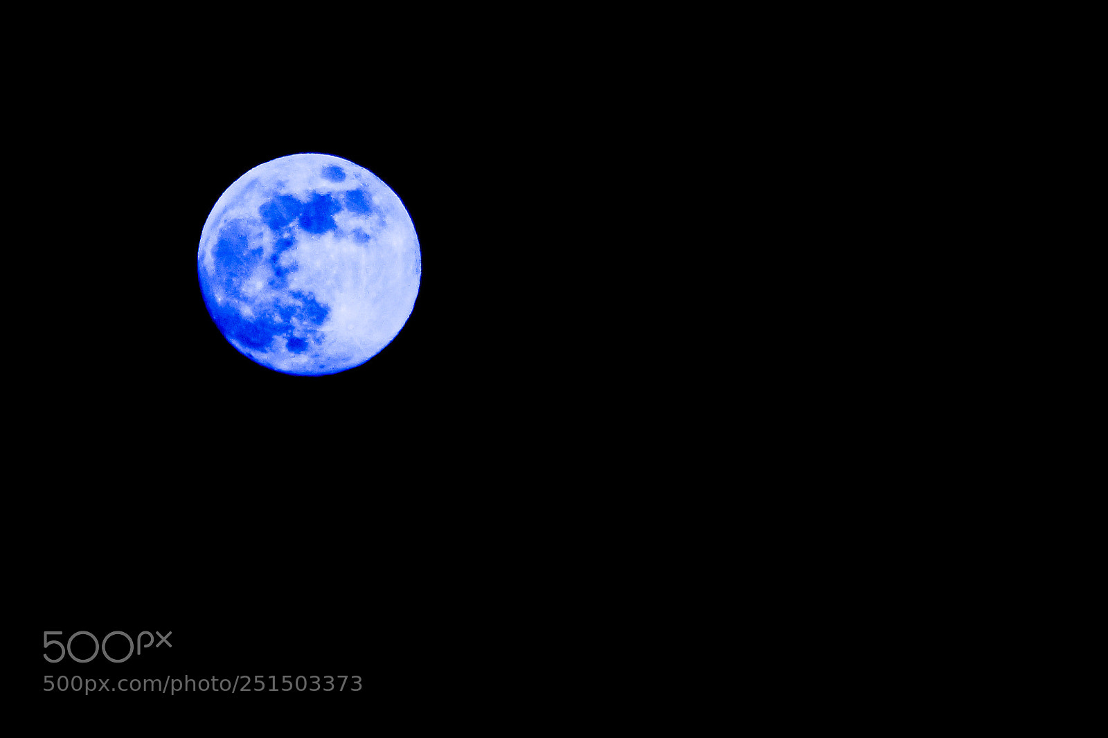 Canon EOS 1300D (EOS Rebel T6 / EOS Kiss X80) sample photo. Blue moon photography
