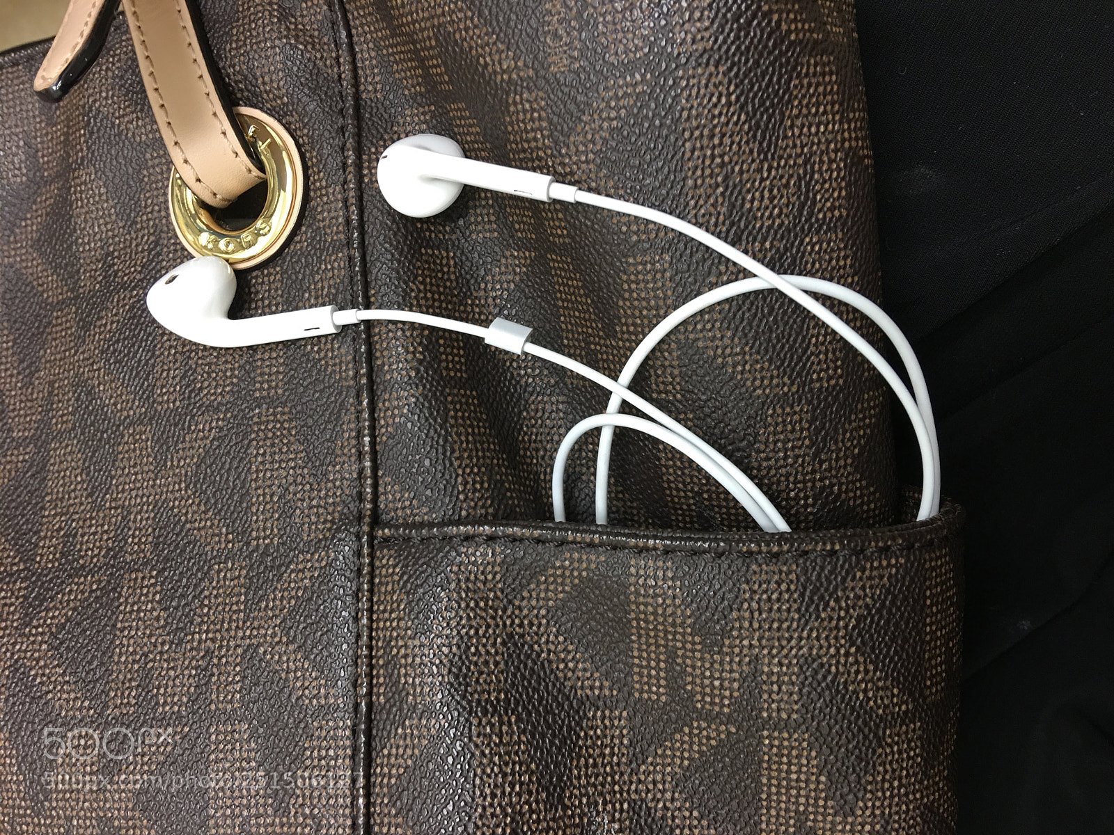 Apple iPhone 6s Plus sample photo. Untitled photography
