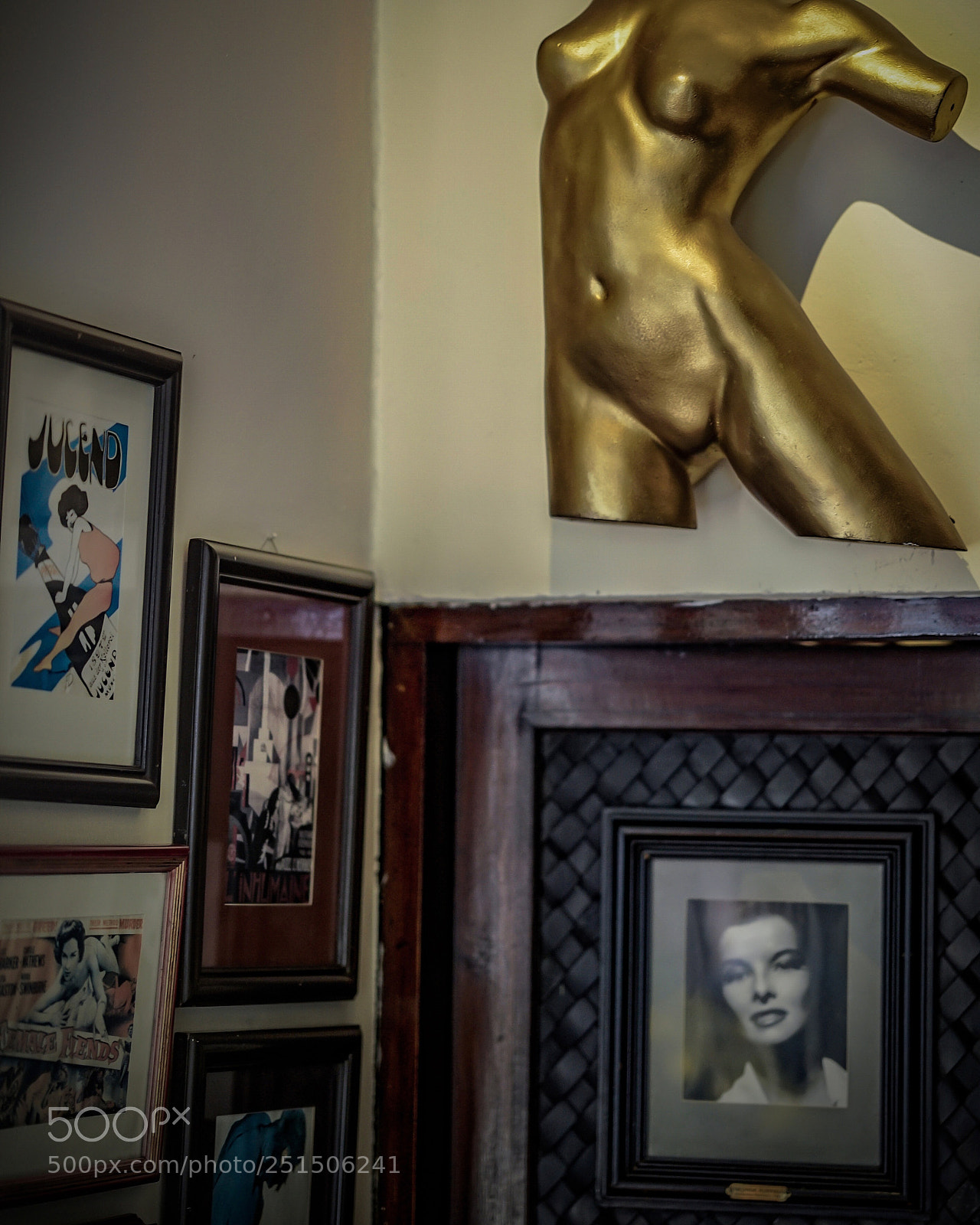 Sony a7S sample photo. Golden bust. photography
