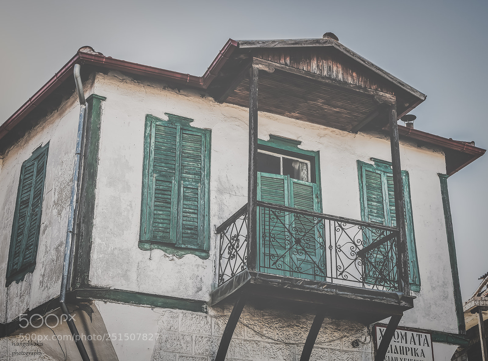 Canon EOS 750D (EOS Rebel T6i / EOS Kiss X8i) sample photo. Old house photography