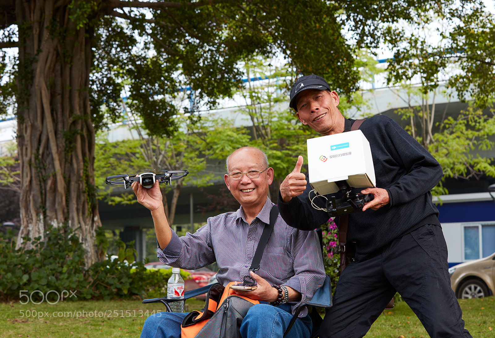 Canon EOS 5DS R sample photo. 玩无人机的教授 photography