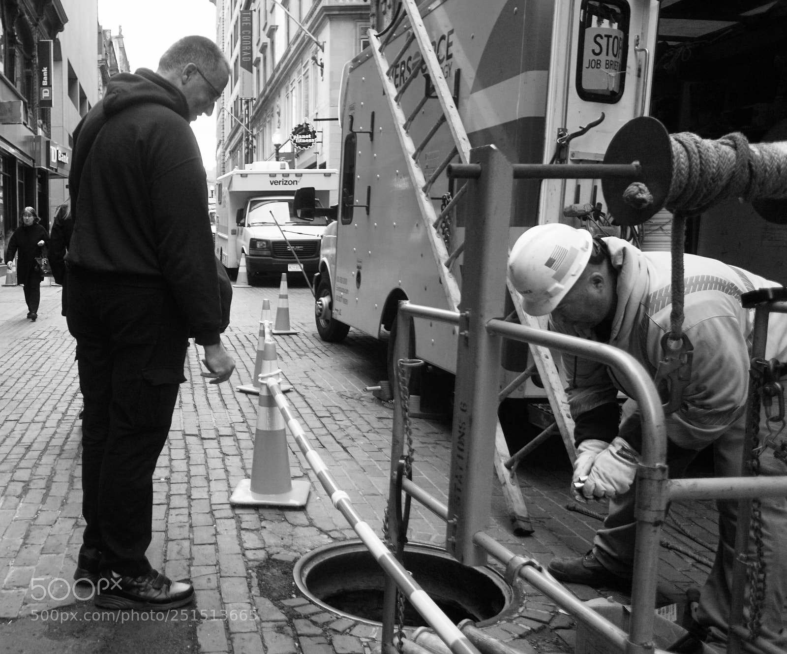 Sony a6500 sample photo. A sidewalk supervisor photography