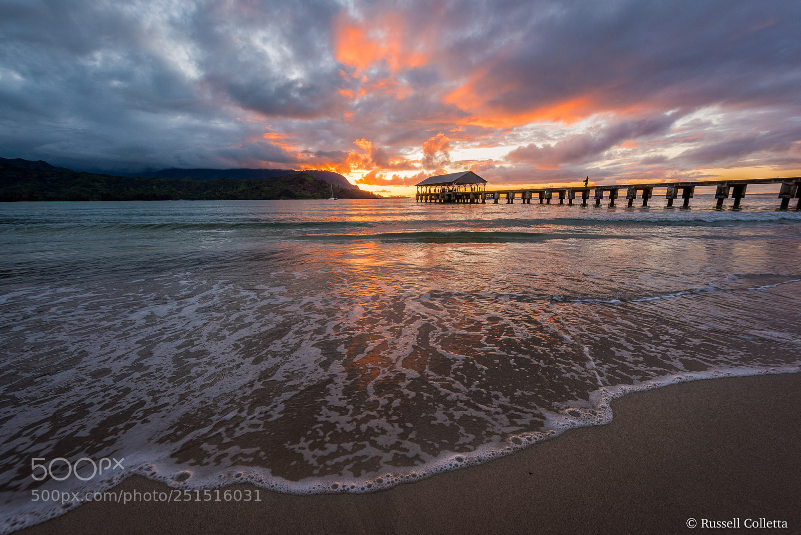 Nikon D810 sample photo. Tiny bubbles, hanalei pier photography