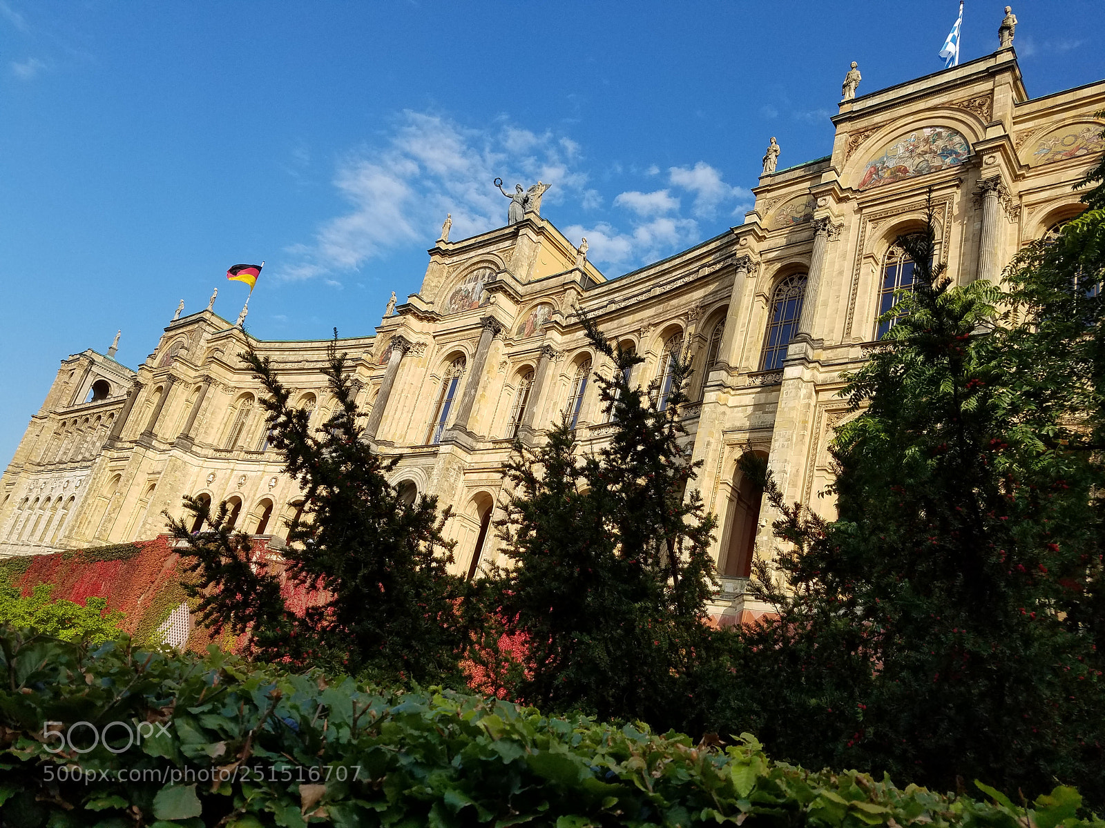 Samsung Galaxy S7 Edge sample photo. Munich parliment photography