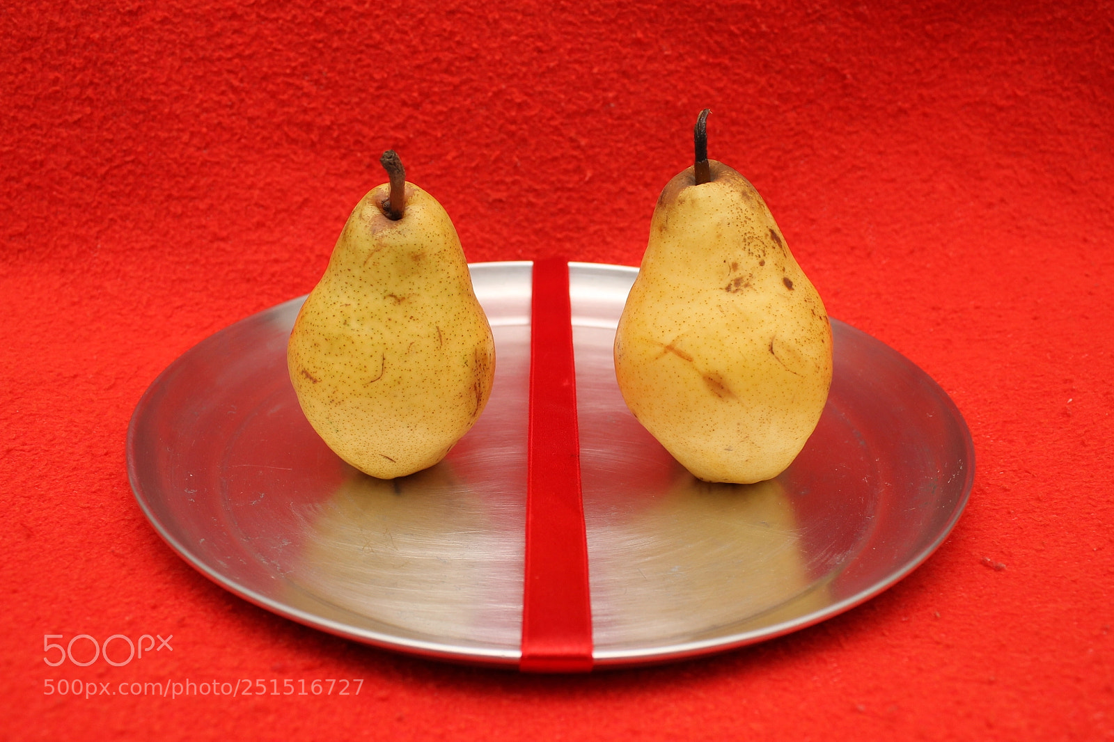 Canon EOS 1100D (EOS Rebel T3 / EOS Kiss X50) sample photo. Divided pears photography