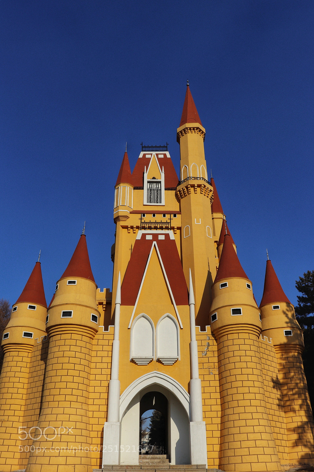 Canon EOS 800D (EOS Rebel T7i / EOS Kiss X9i) sample photo. Spires photography