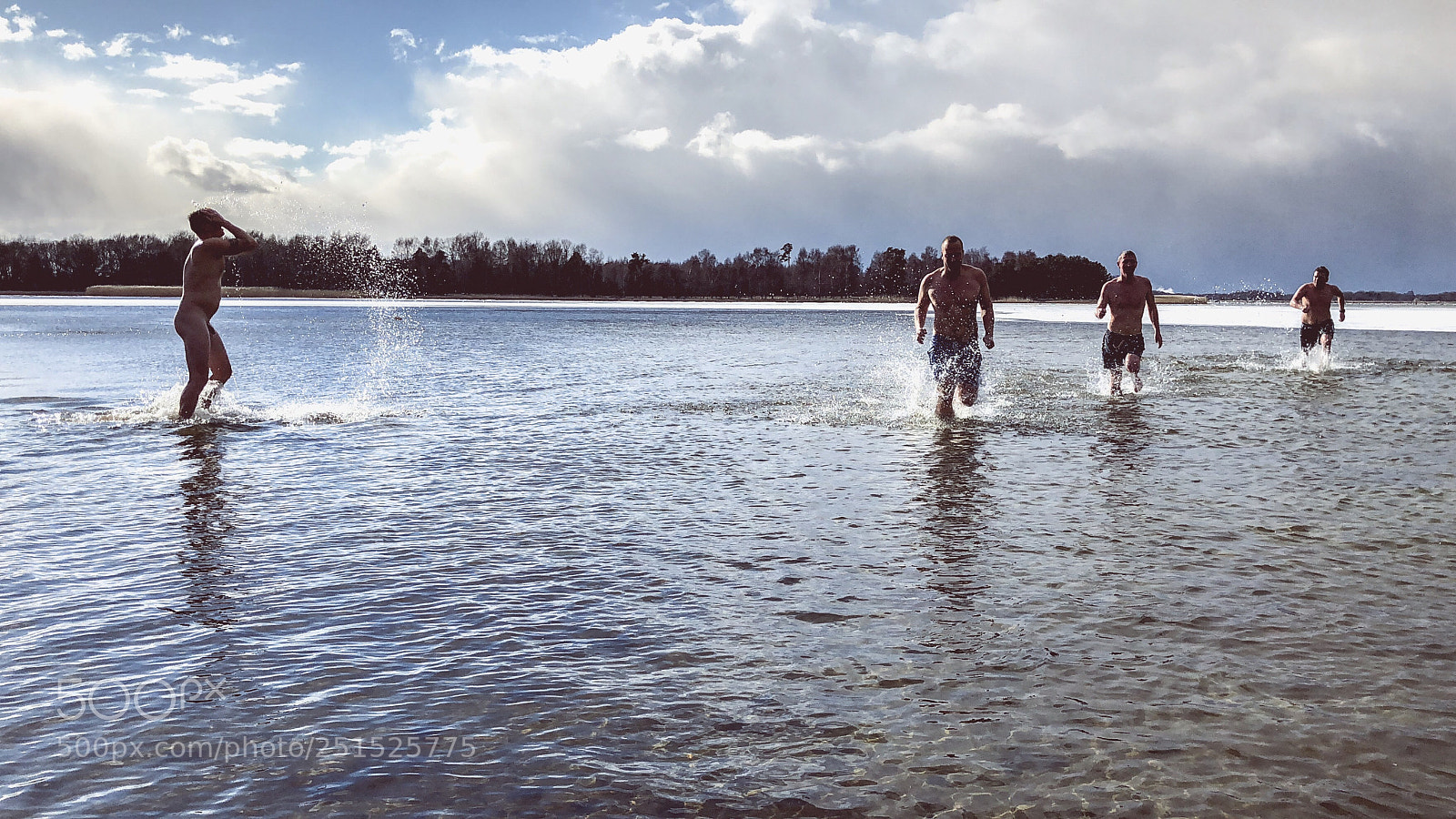 Apple iPhone X sample photo. Winter swimming photography
