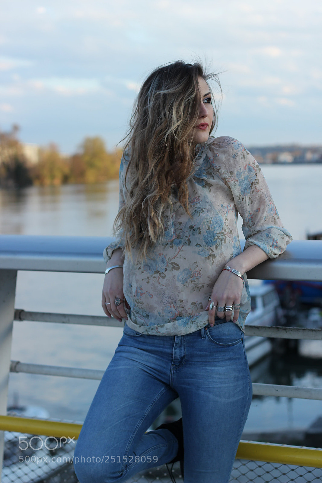 Canon EOS 600D (Rebel EOS T3i / EOS Kiss X5) sample photo. Maria on the bridge photography