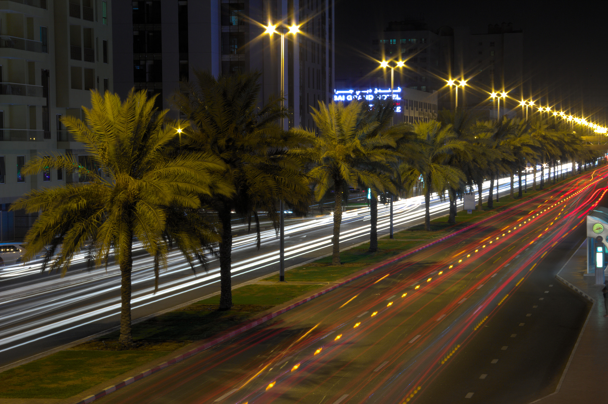 Canon EF-S 18-135mm F3.5-5.6 IS sample photo. Nighttime street long exposure photography