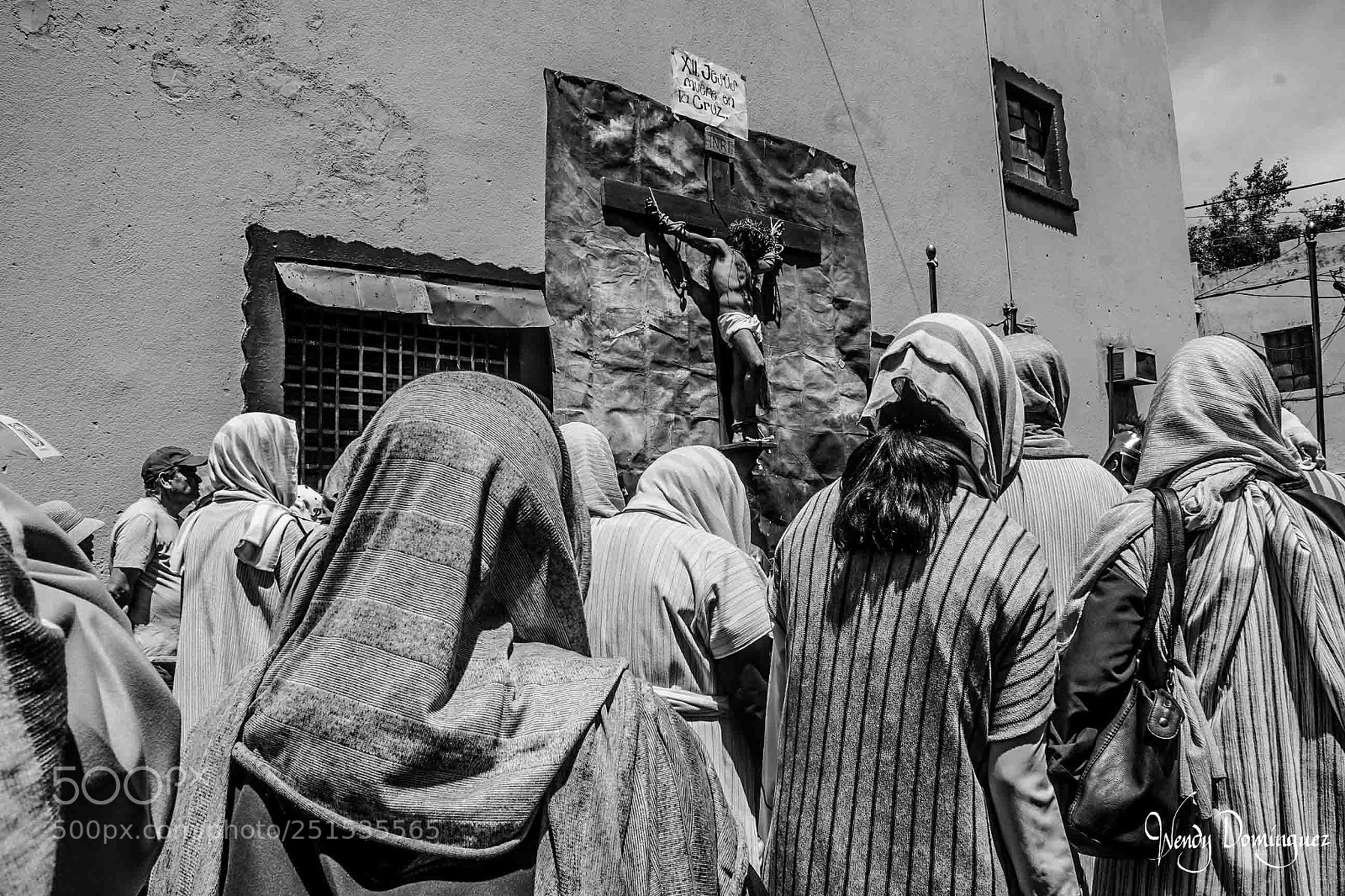Sony a7R II sample photo. Viacrucis en barrio de photography