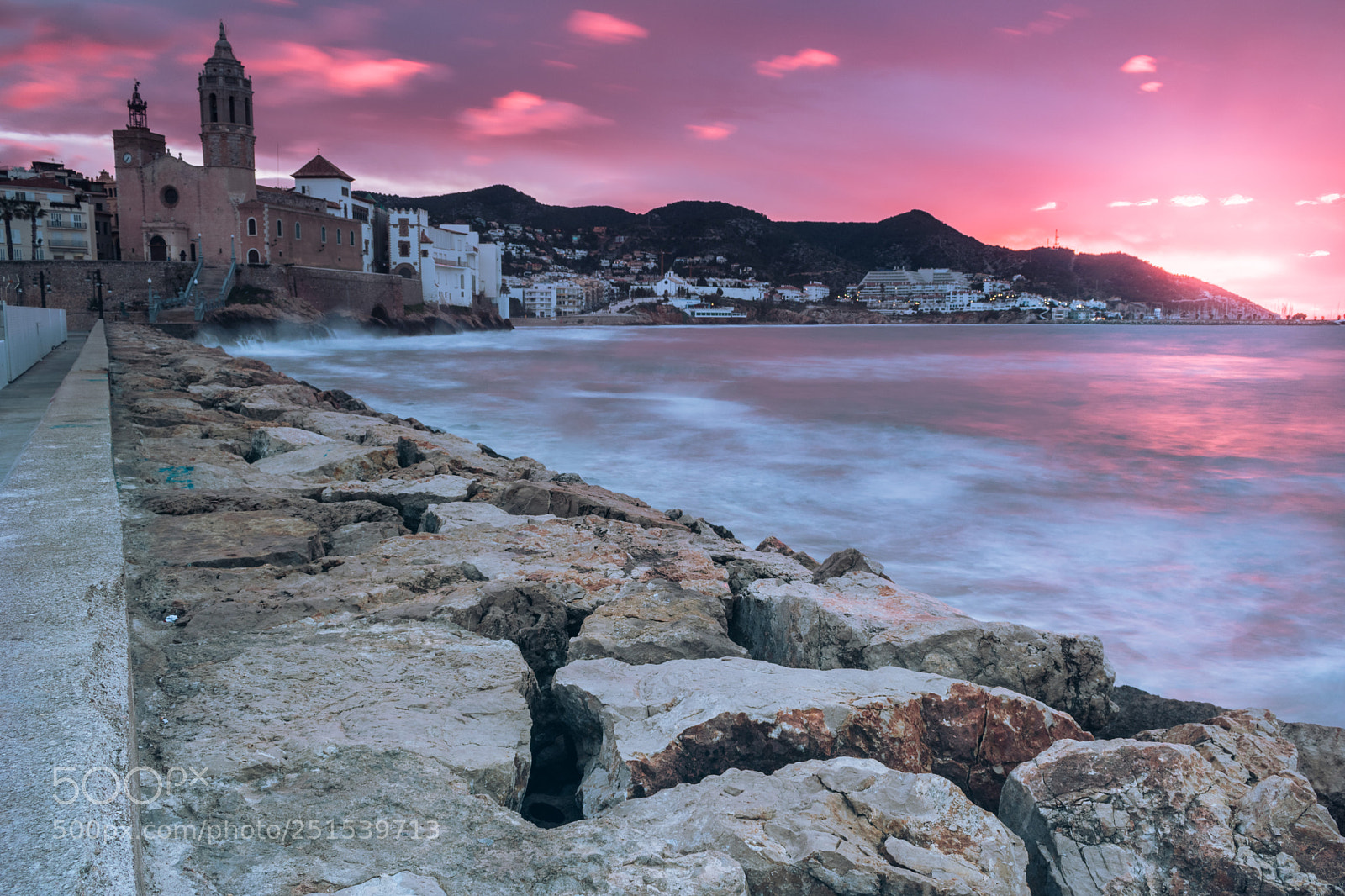 Canon EOS 750D (EOS Rebel T6i / EOS Kiss X8i) sample photo. Sitges photography