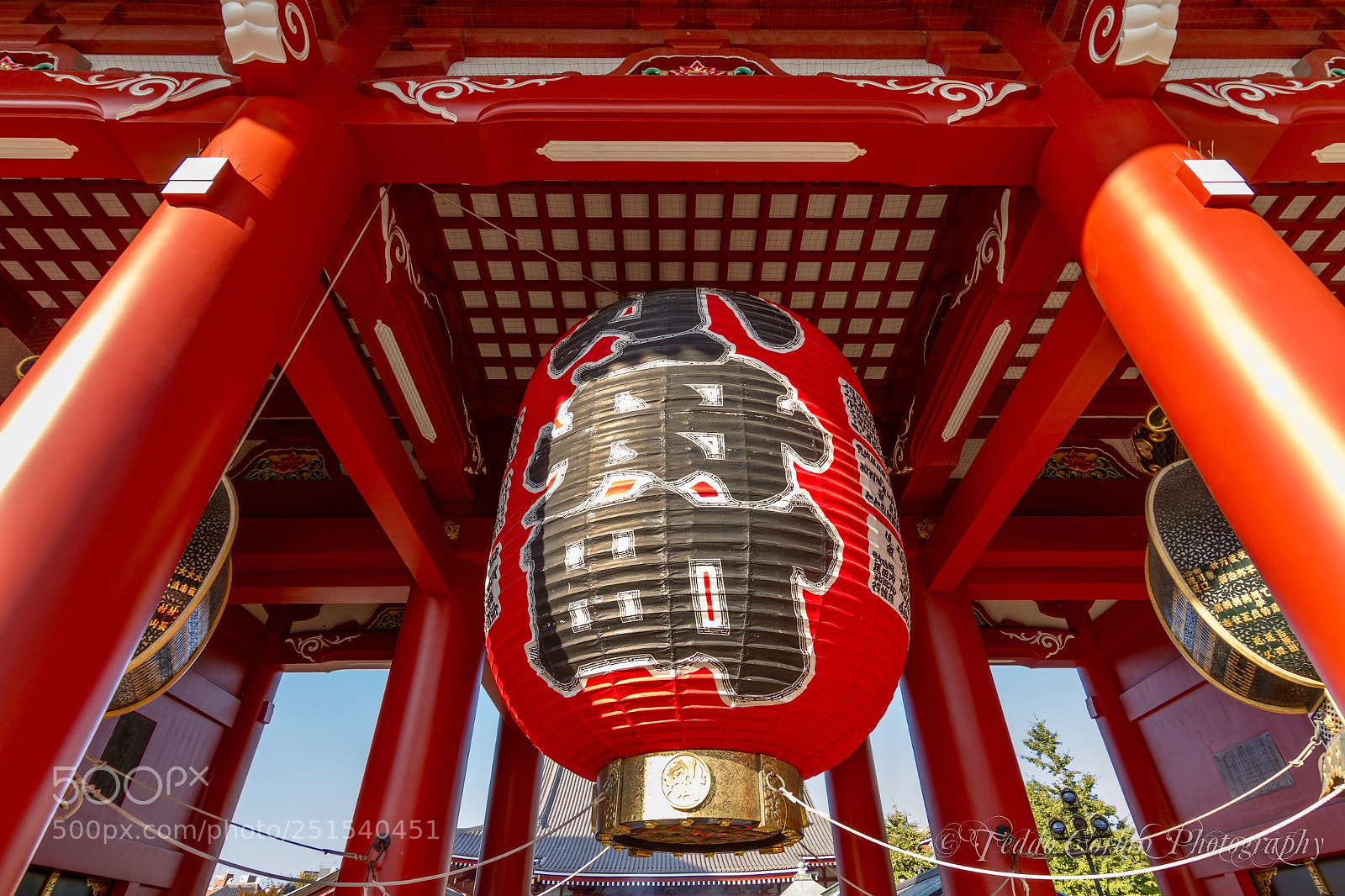 Canon EOS 7D sample photo. Senso-ji temple lantern photography