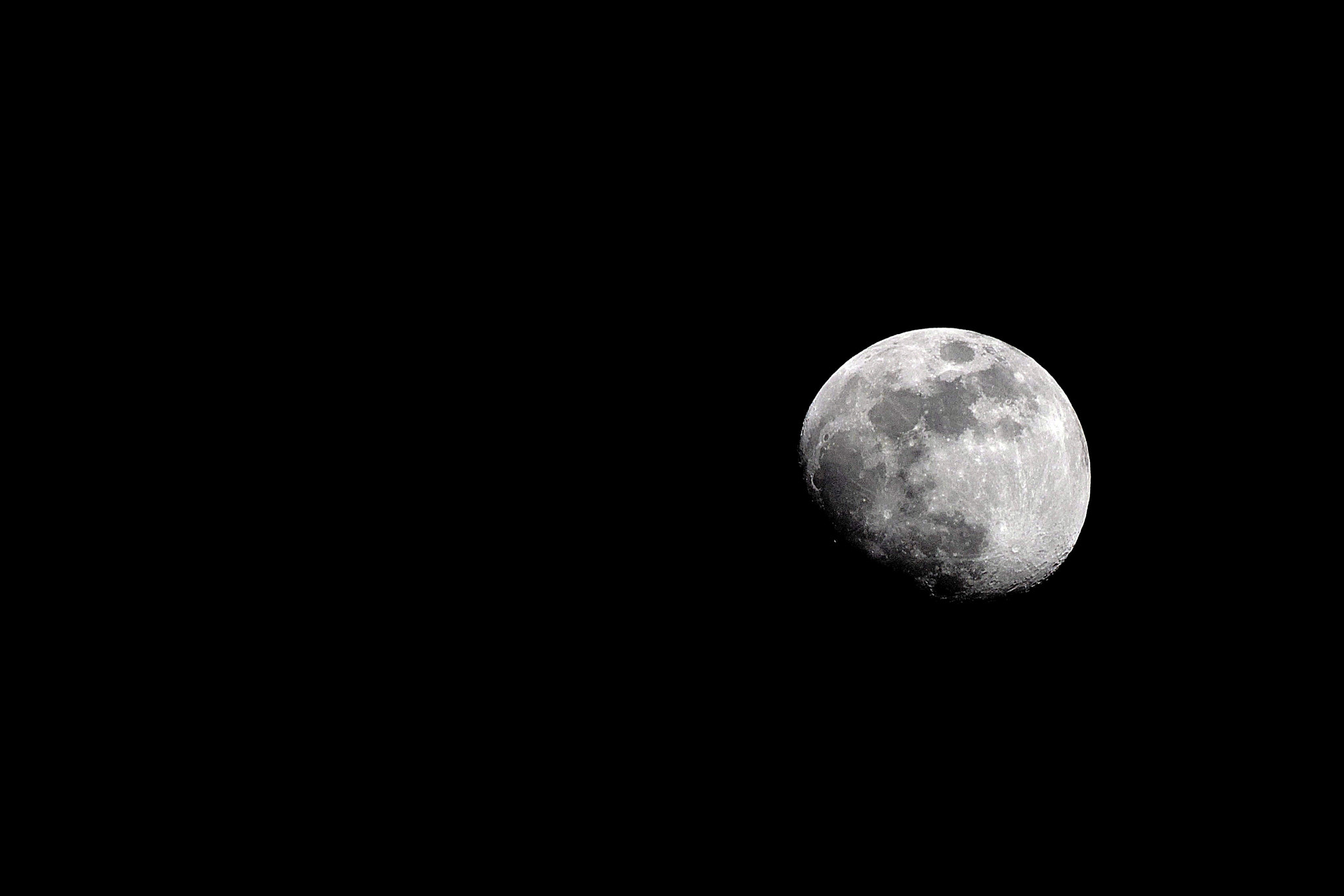 Canon EOS 77D (EOS 9000D / EOS 770D) sample photo. Moon photography