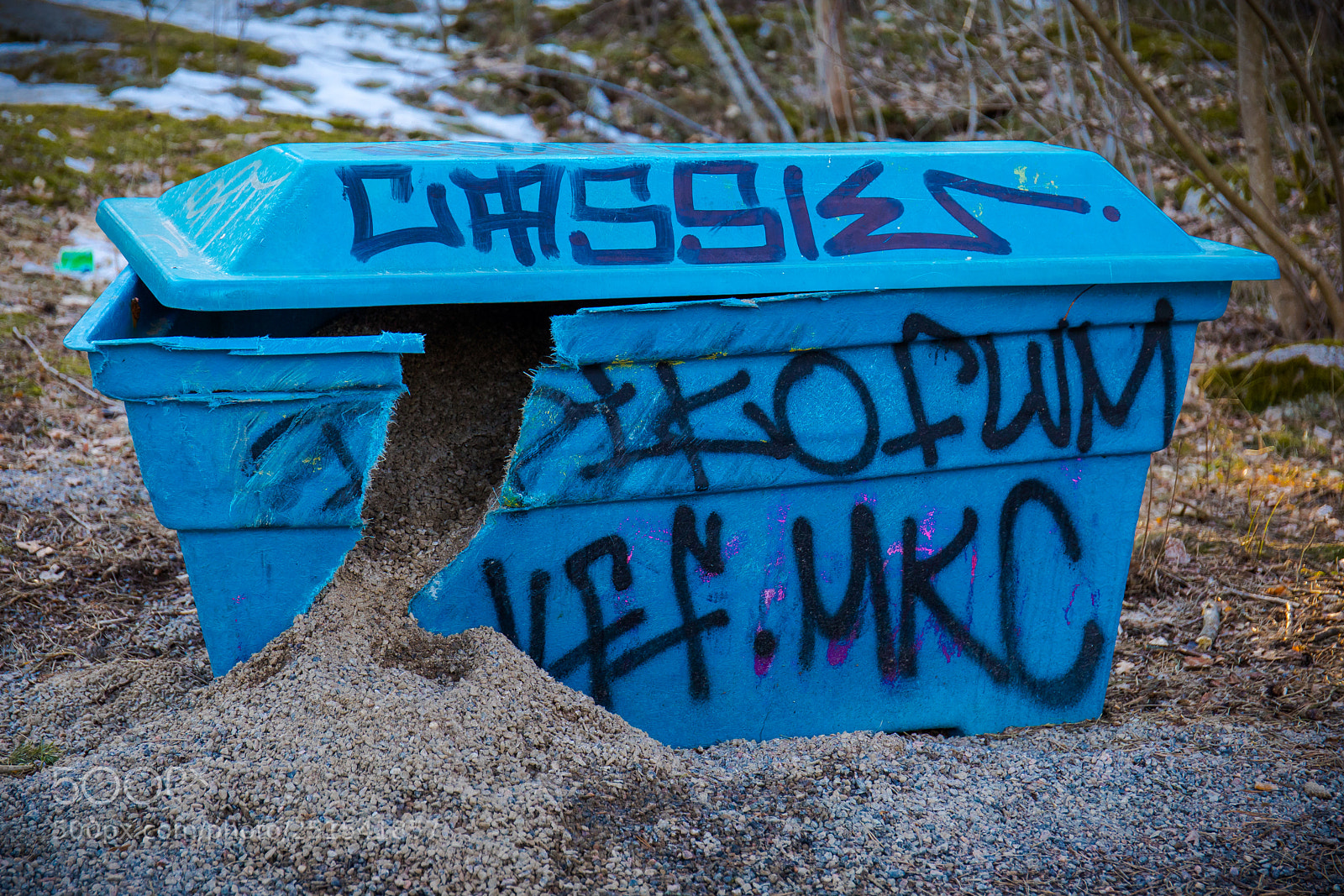 Canon EOS 5D Mark IV sample photo. Vandalized sandbox photography
