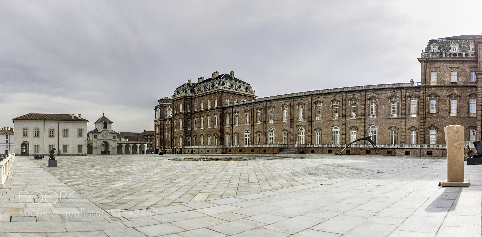 Canon EOS 400D (EOS Digital Rebel XTi / EOS Kiss Digital X) sample photo. Venaria reale palace, turin photography