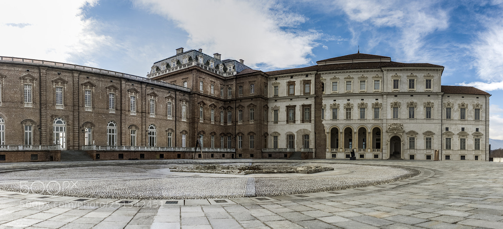 Canon EOS 400D (EOS Digital Rebel XTi / EOS Kiss Digital X) sample photo. Venaria reale palace, turin photography