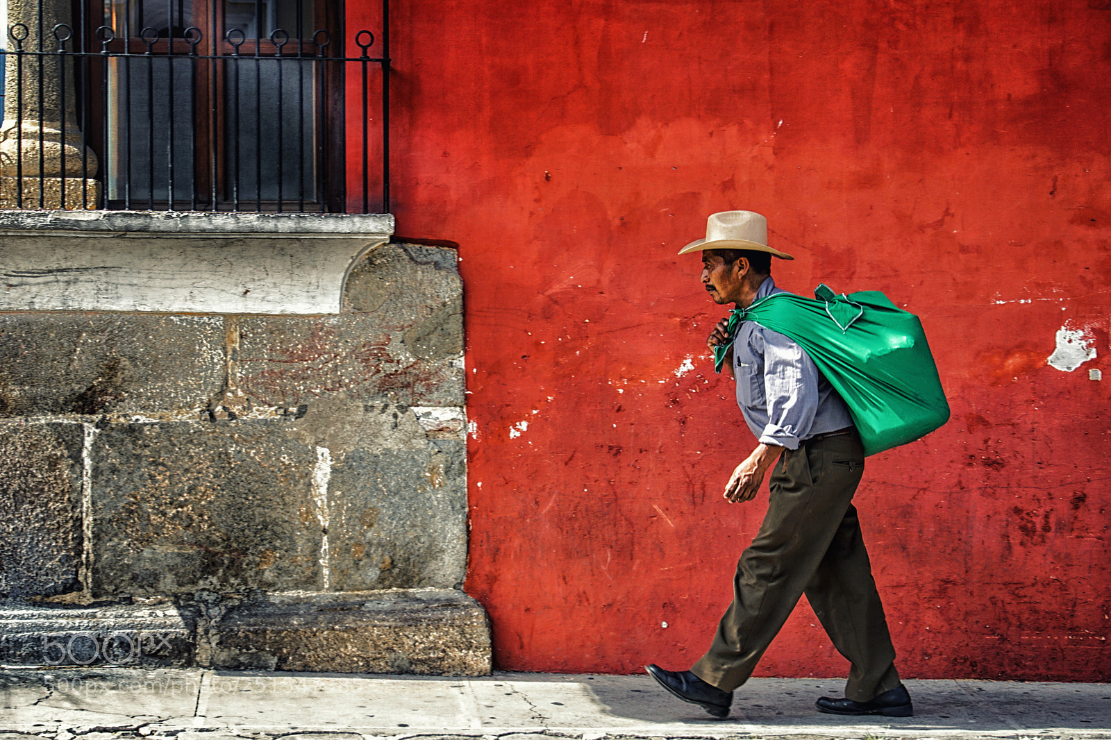 Sony a6000 sample photo. Upoty 2018 award, "red wall" photography