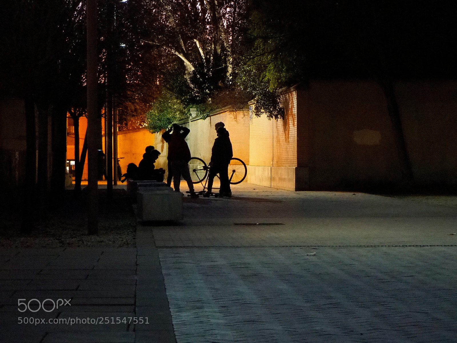 Olympus OM-D E-M10 III sample photo. Meeting at night photography