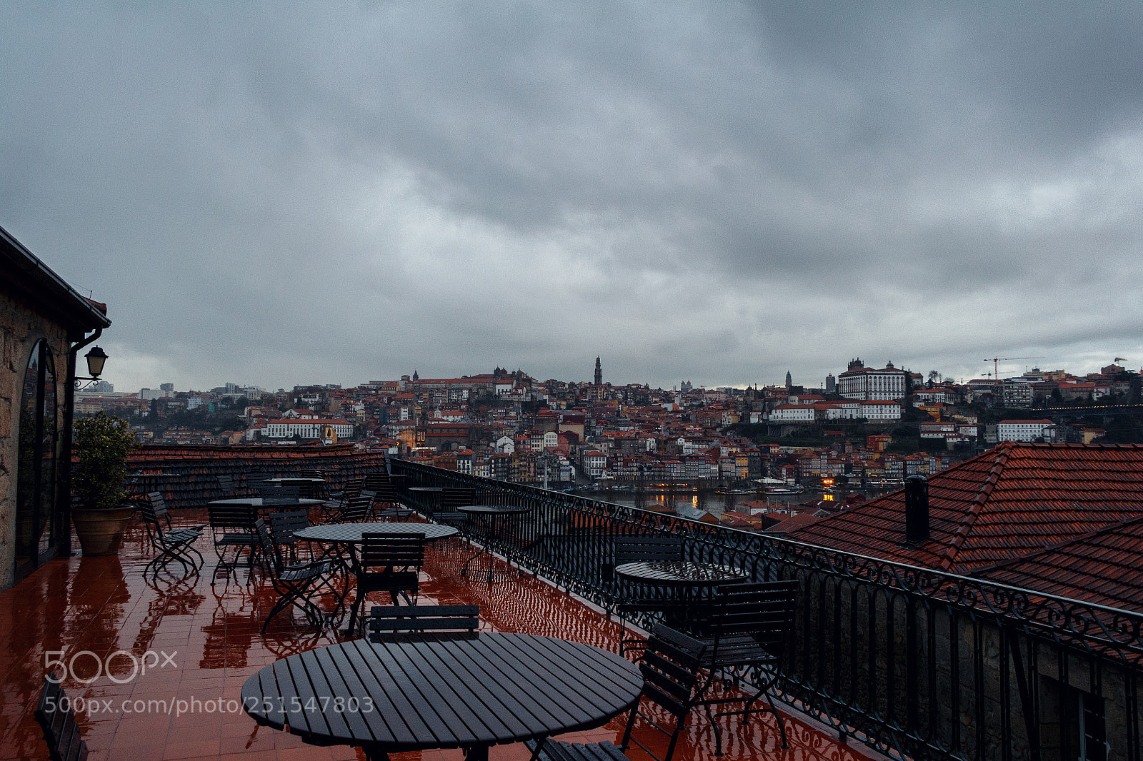 Canon EOS 650D (EOS Rebel T4i / EOS Kiss X6i) sample photo. Rainy porto photography