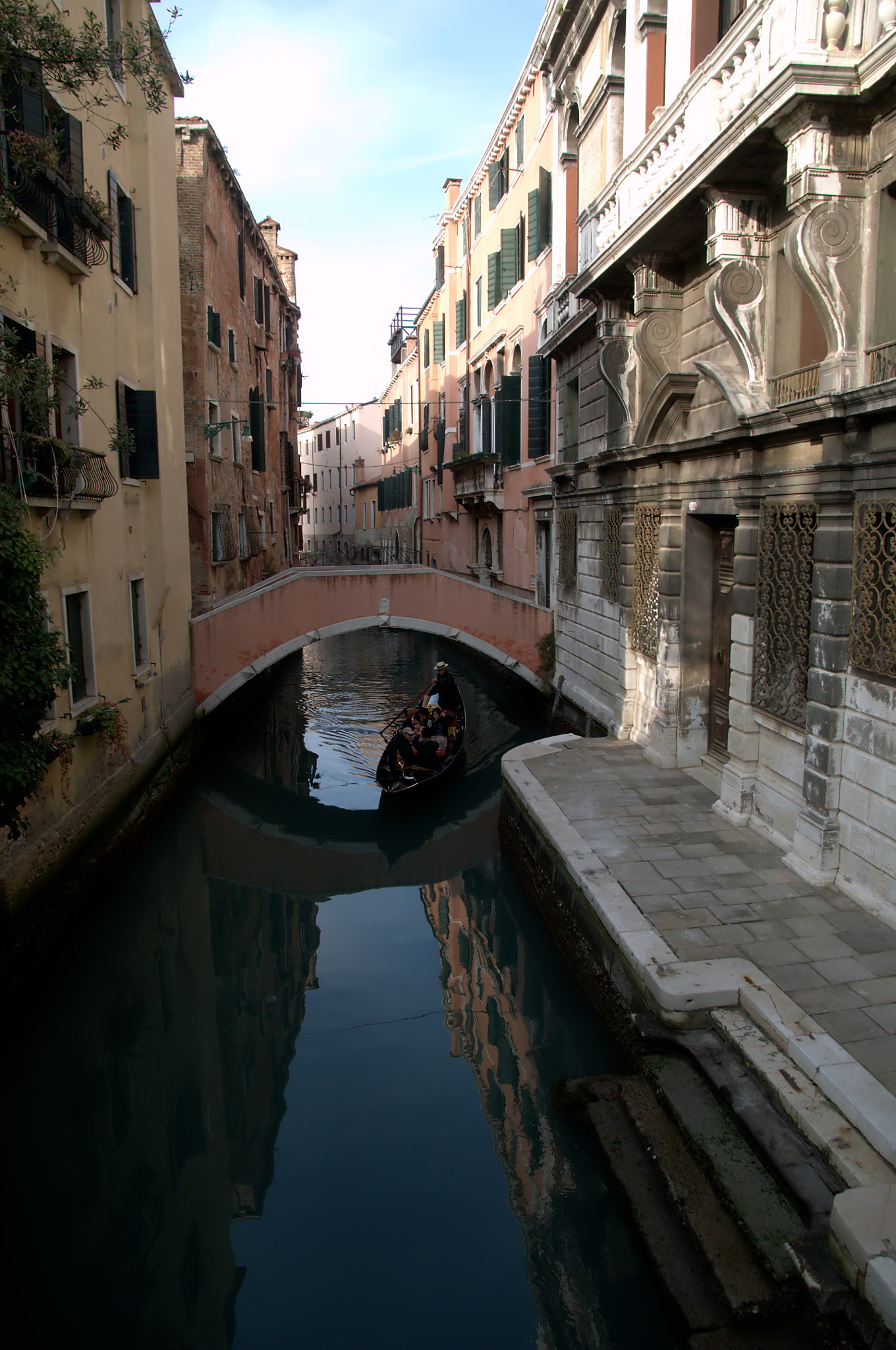 Nikon D300 sample photo. Canal photography