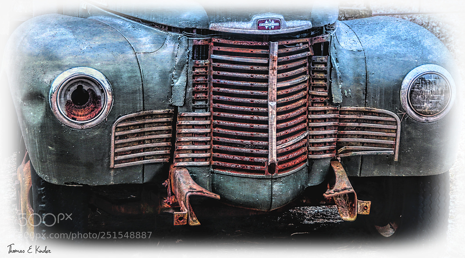 Nikon D200 sample photo. The grille photography