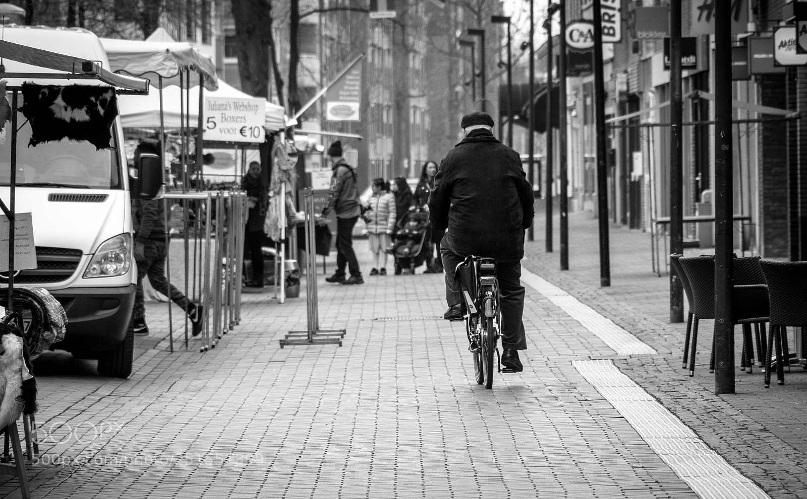 Olympus OM-D E-M10 III sample photo. Mainstreet photography