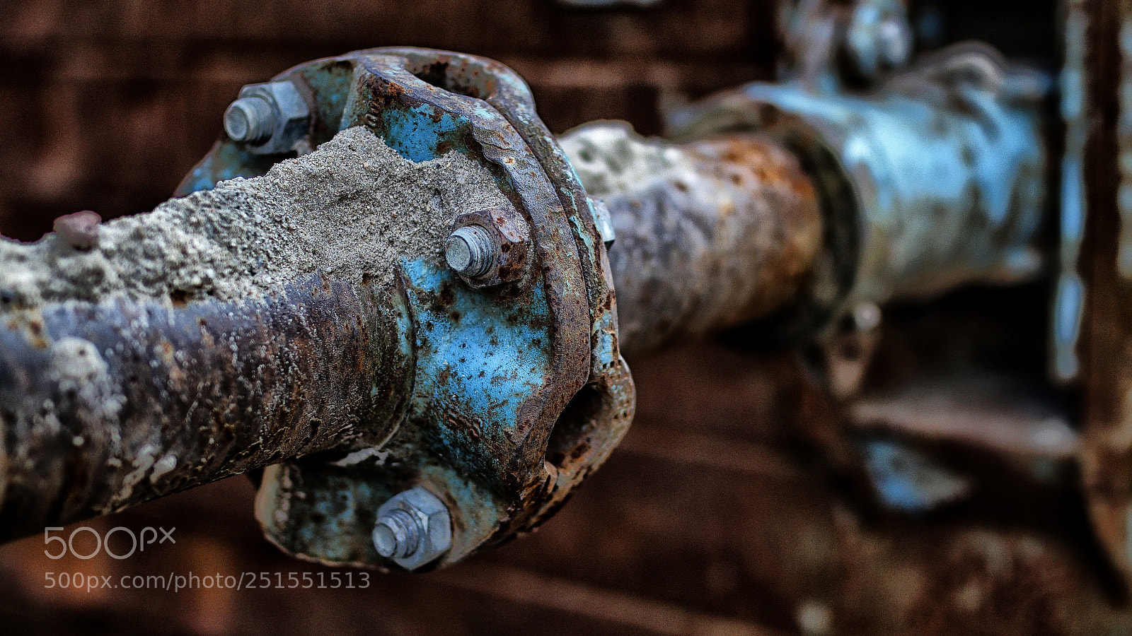 Canon EOS 70D sample photo. Screwed construction photography