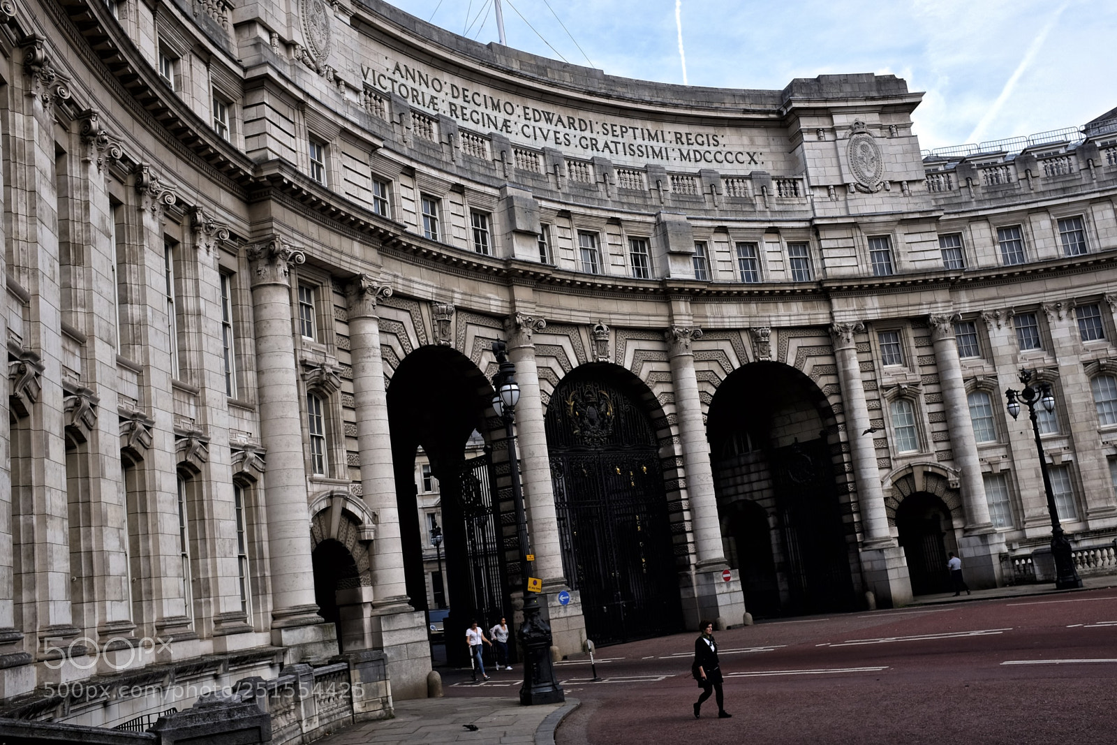 Fujifilm X100T sample photo. The admiralty arch photography
