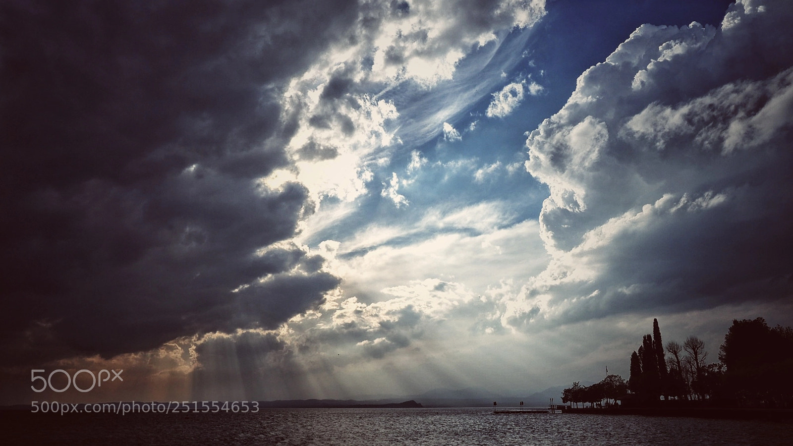 Olympus OM-D E-M1 Mark II sample photo. Dramatic sky photography