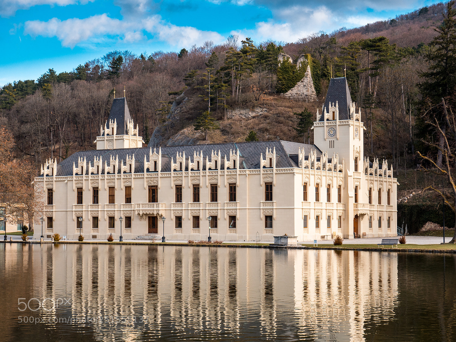 Olympus OM-D E-M10 sample photo. Schloss hernstein photography