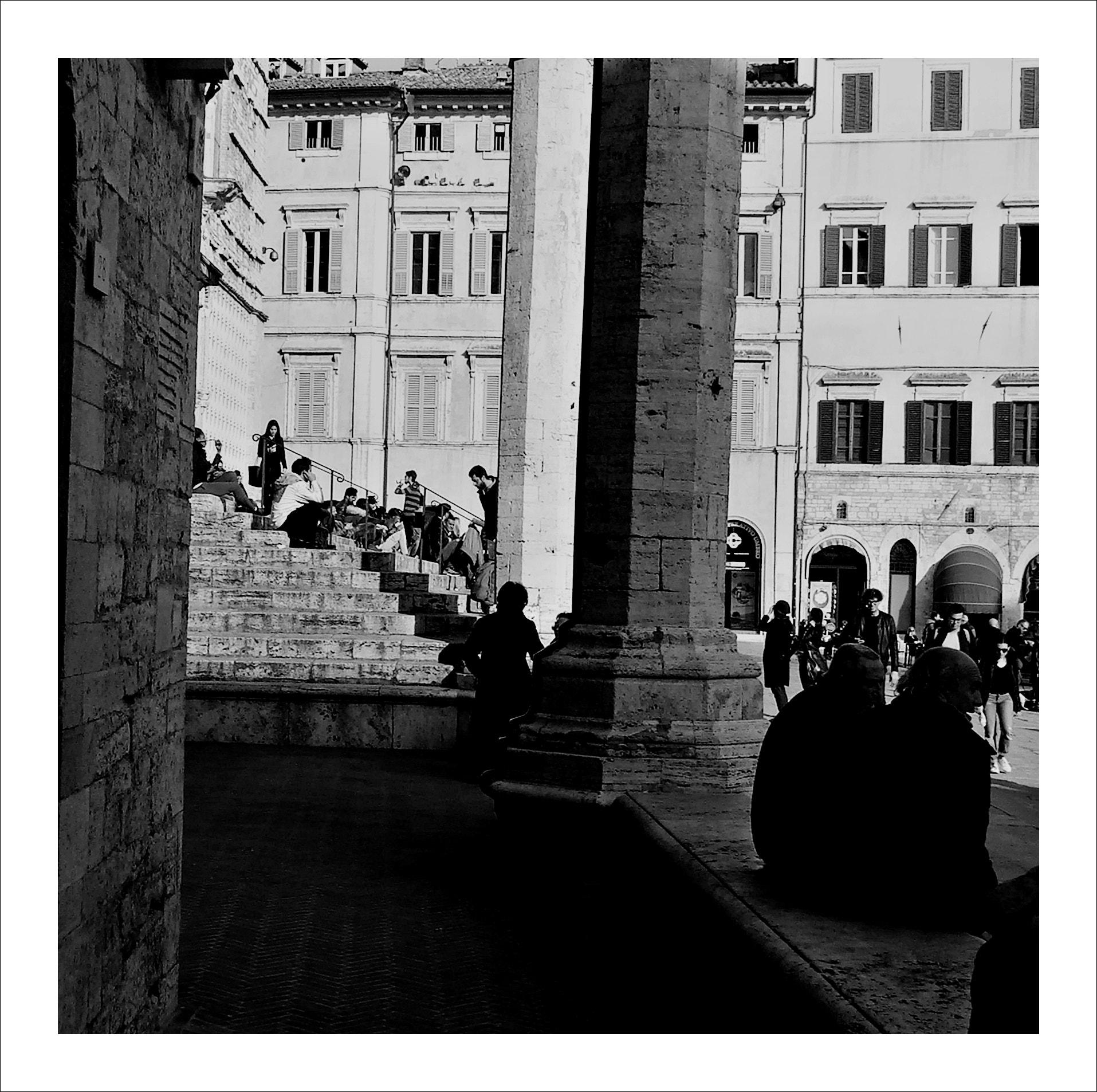 Fujifilm FinePix S5500 sample photo. Perugia ore 14.30. photography