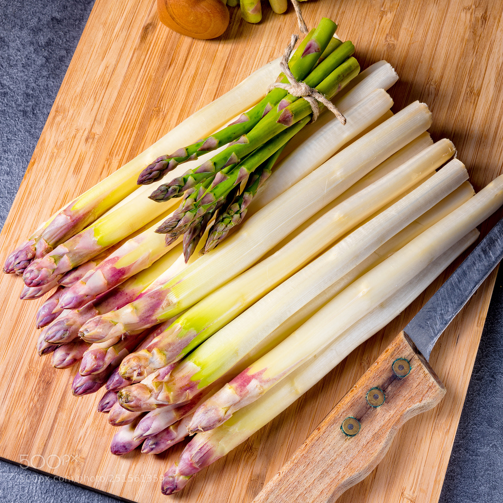 Nikon D810 sample photo. White and green asparagus photography