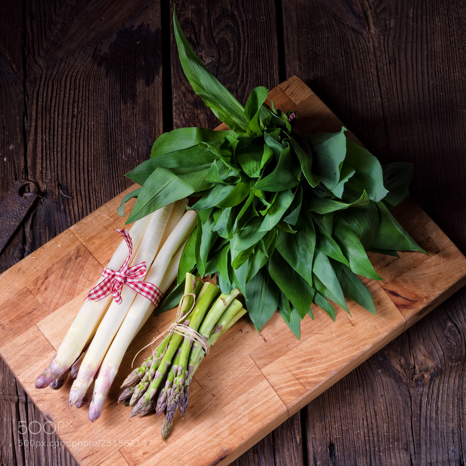 Nikon D810 sample photo. Bear's garlic with white photography