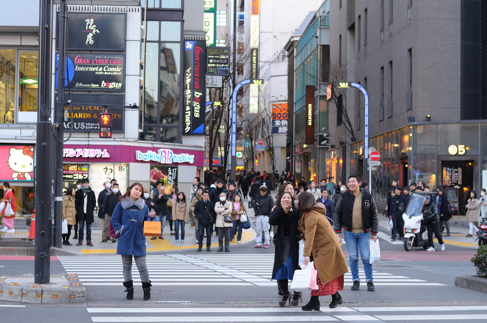 Nikon D300 + Nikon AF Nikkor 50mm F1.4D sample photo. Shinjuku, tokyo photography