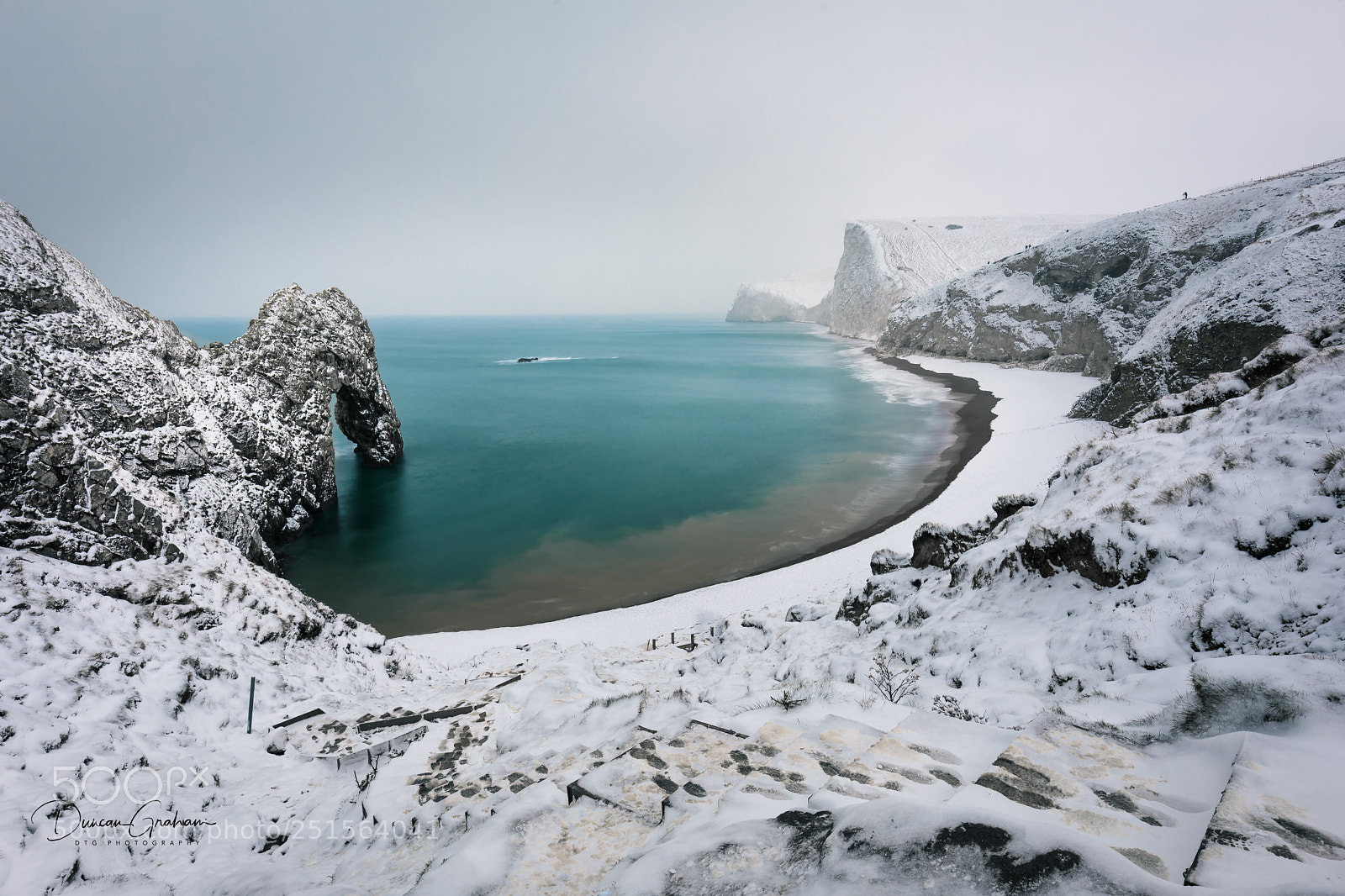 Canon EOS 5D Mark IV sample photo. Snow at durdle door photography
