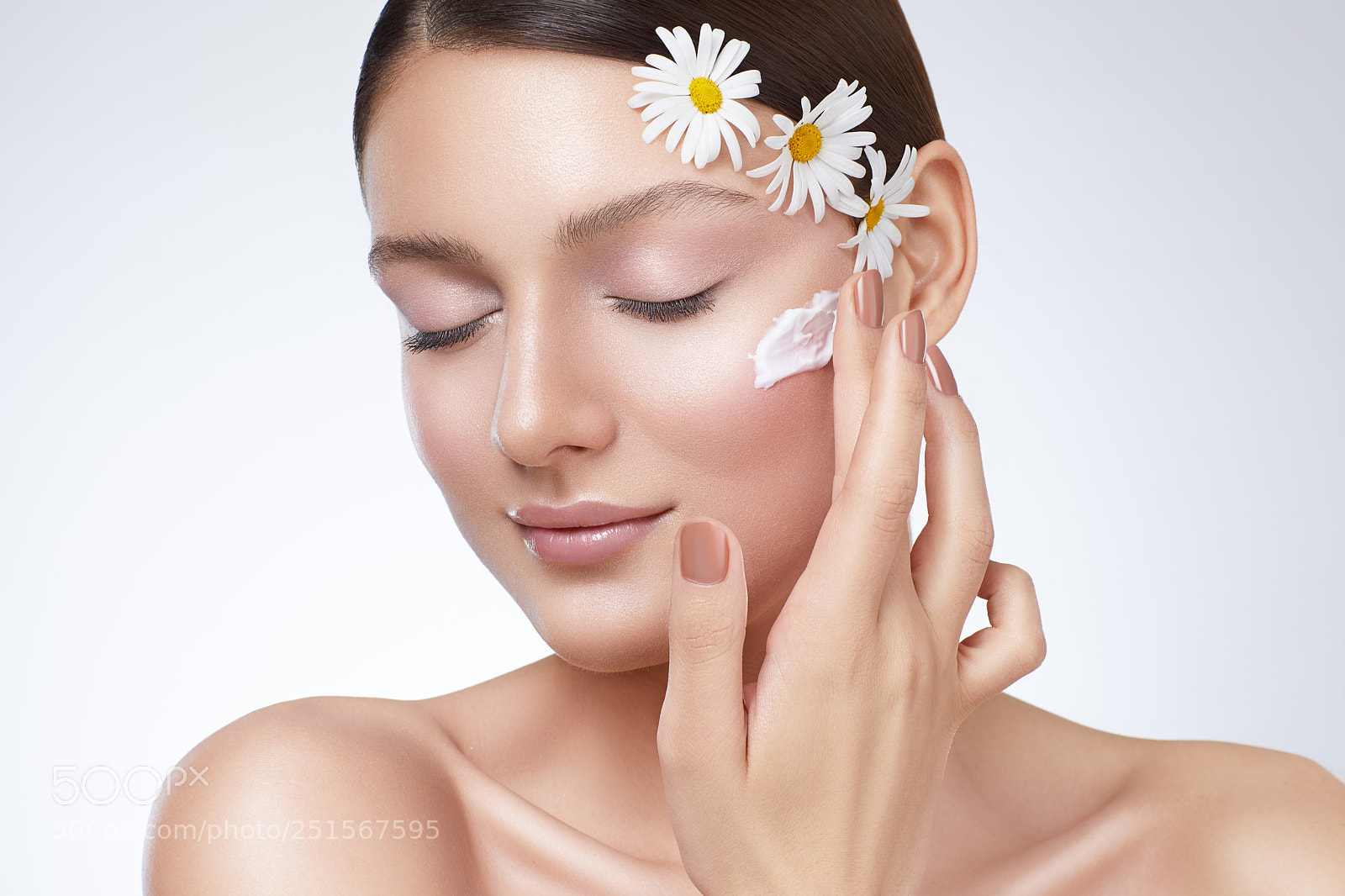 Canon EOS 5D Mark IV sample photo. Close-up woman beauty portrait photography