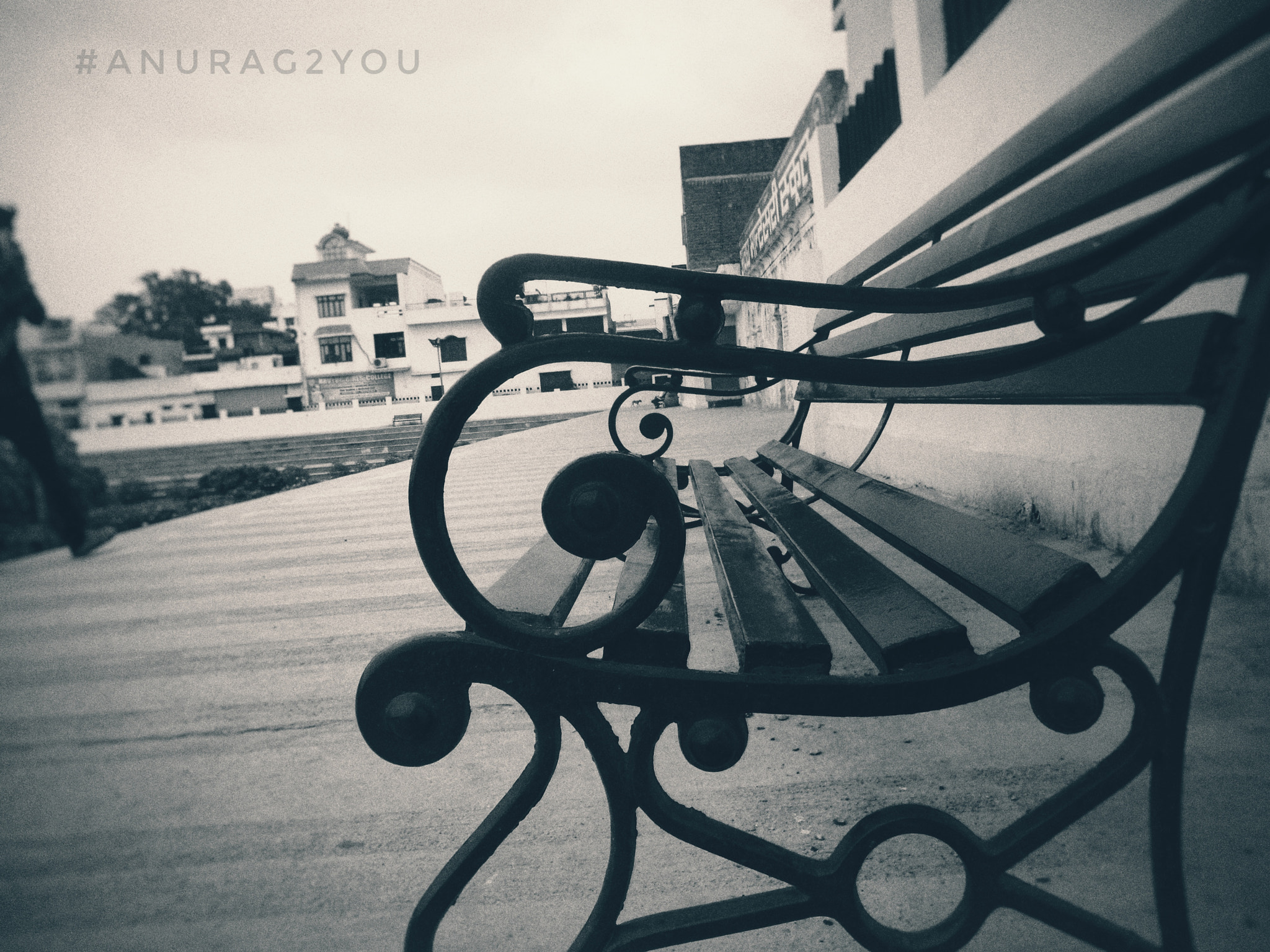 Samsung ES28 / VLUU ES28 sample photo. Old rusty bench in park photography