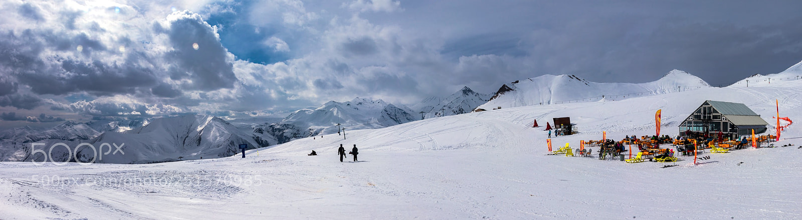 Canon EOS 80D sample photo. Snowy holiday photography