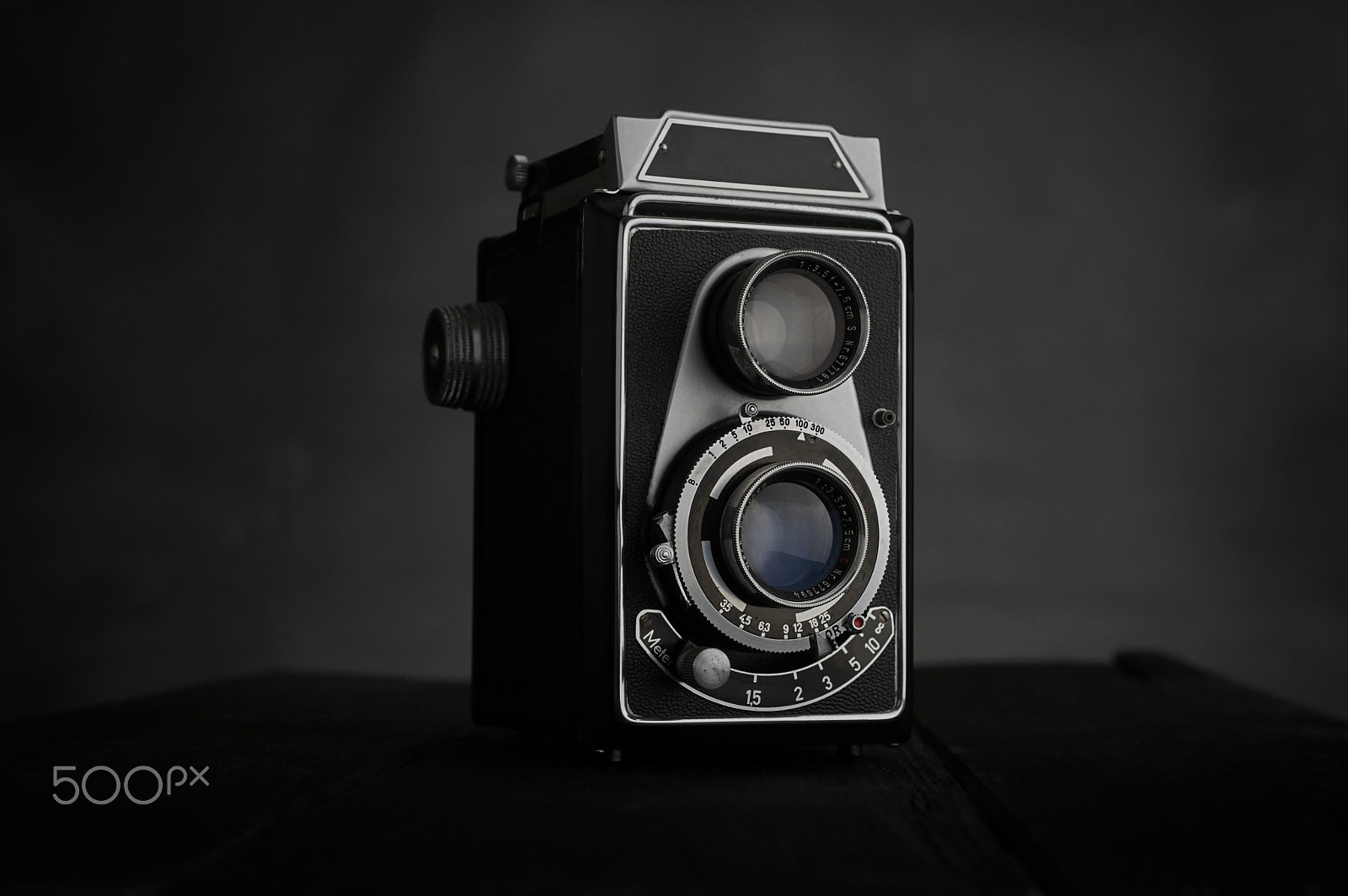 Nikon AF-S DX Micro Nikkor 40mm F2.8 sample photo. Old vintage retro twin lens reflex tlr camera photography