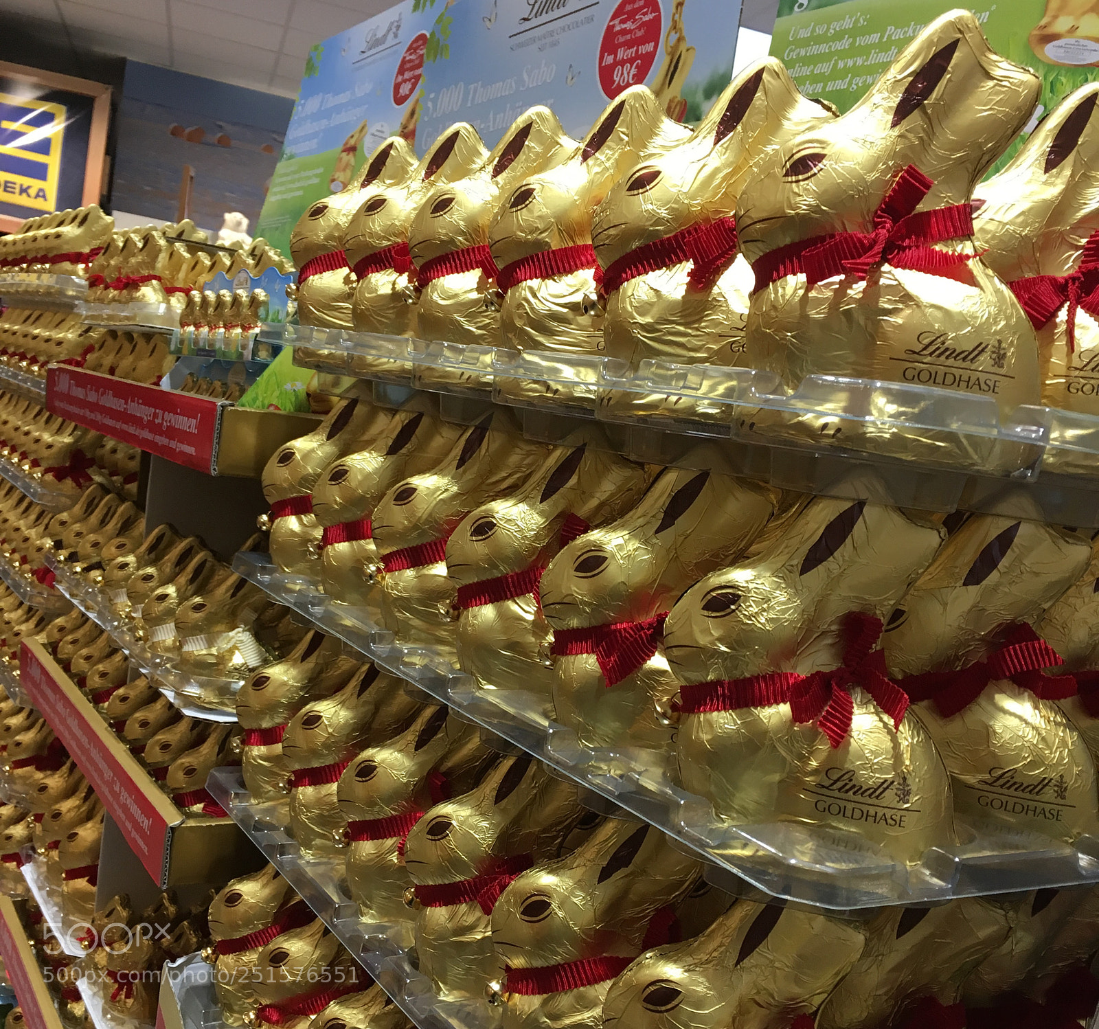 Apple iPhone SE sample photo. Parade of easter bunnies photography