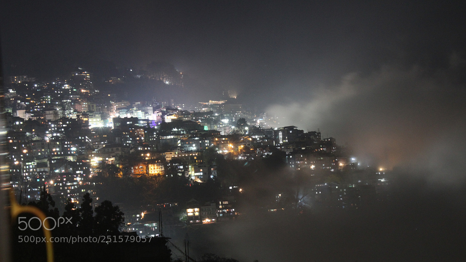 Canon EOS 1300D (EOS Rebel T6 / EOS Kiss X80) sample photo. Night image of gangtok photography