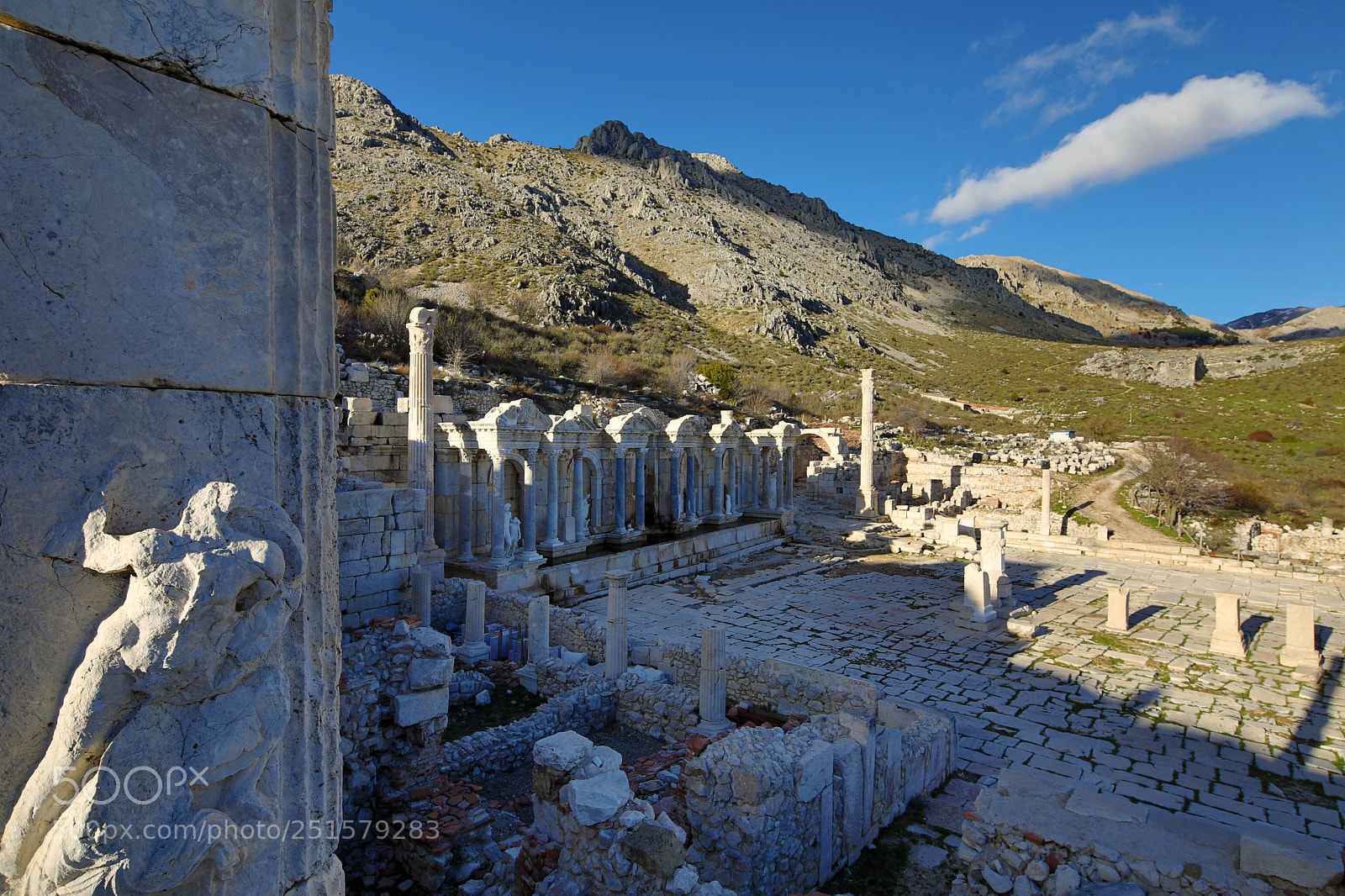 Canon EOS 5D Mark IV sample photo. Antonin relief photography
