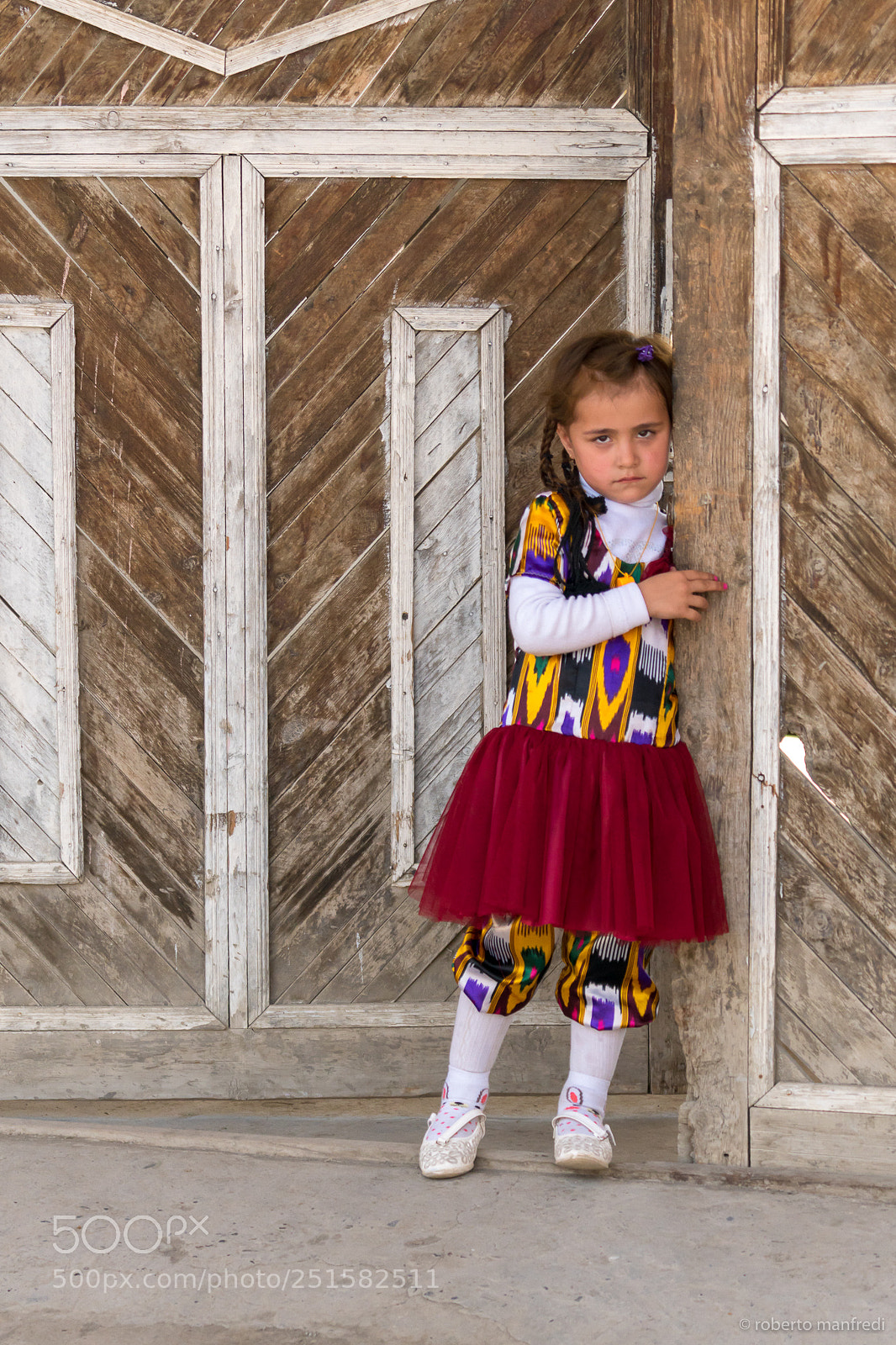 Sony a6500 sample photo. Little girl dressed for photography