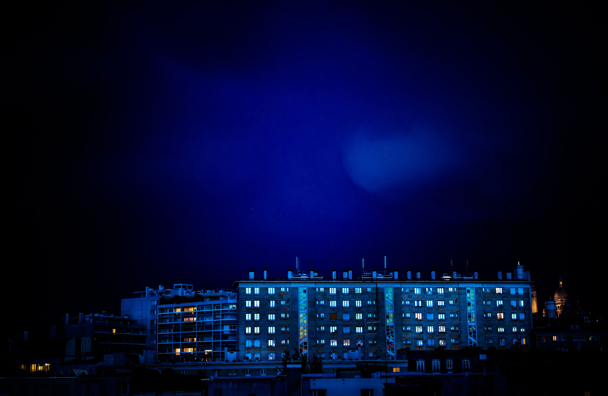 Leica S2 sample photo. Something in the night.
quelque chose dans le nuit. photography
